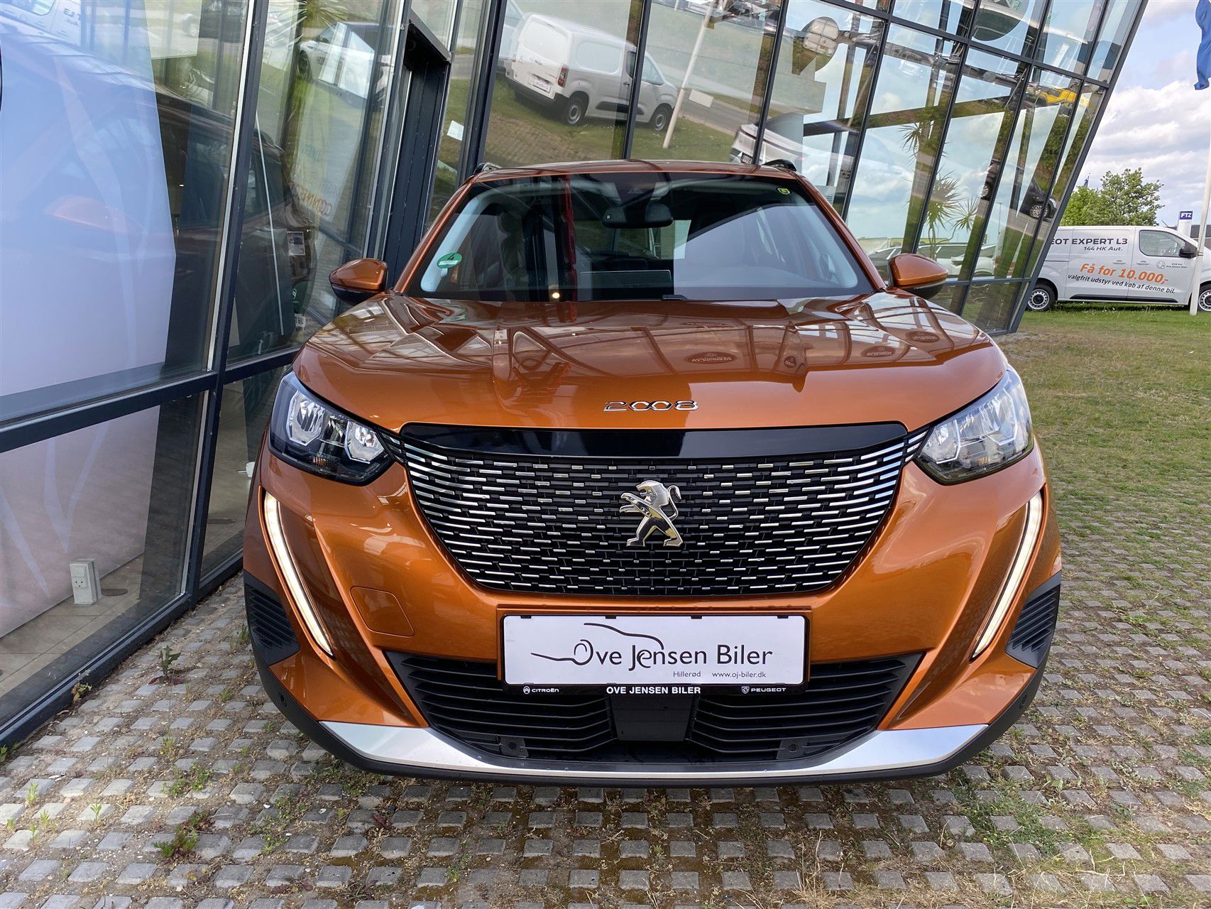 Billede af Peugeot 2008 1,2 PureTech Allure Tour 130HK 5d