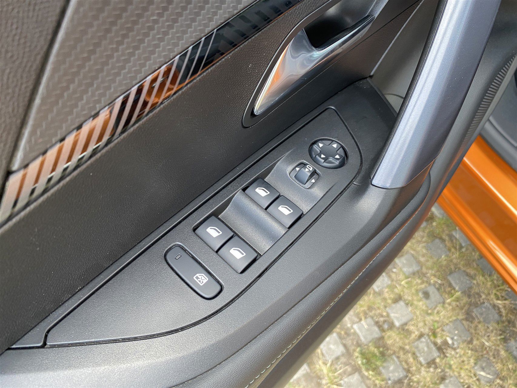 Billede af Peugeot 2008 1,2 PureTech Allure Tour 130HK 5d