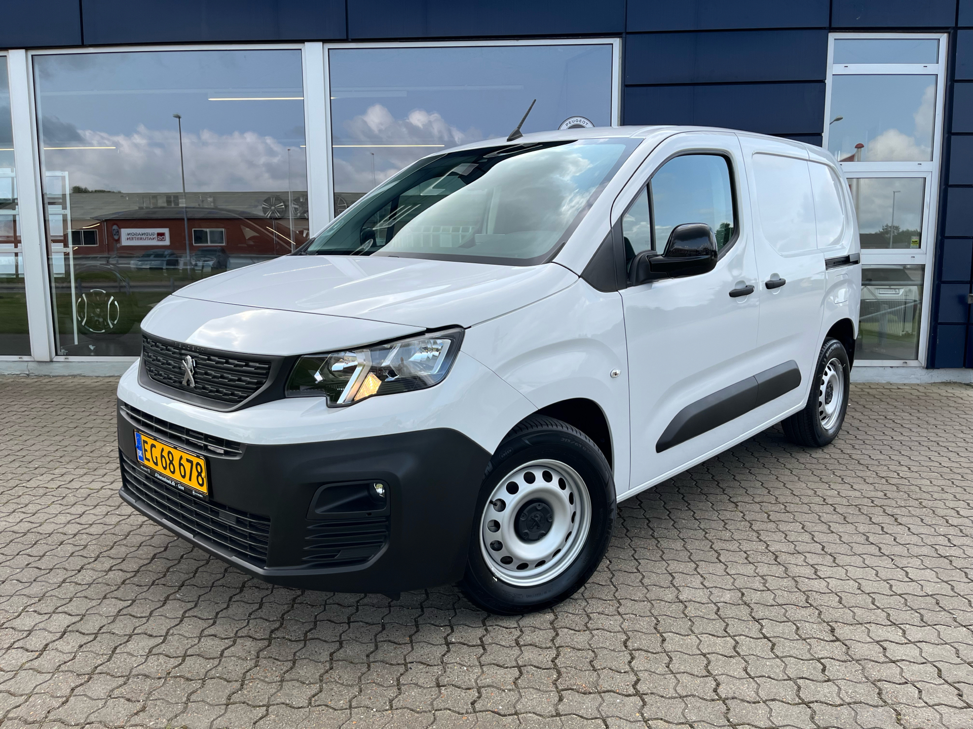 Billede af Peugeot e-Partner L1 V2 EL Plus 136HK Van Aut.