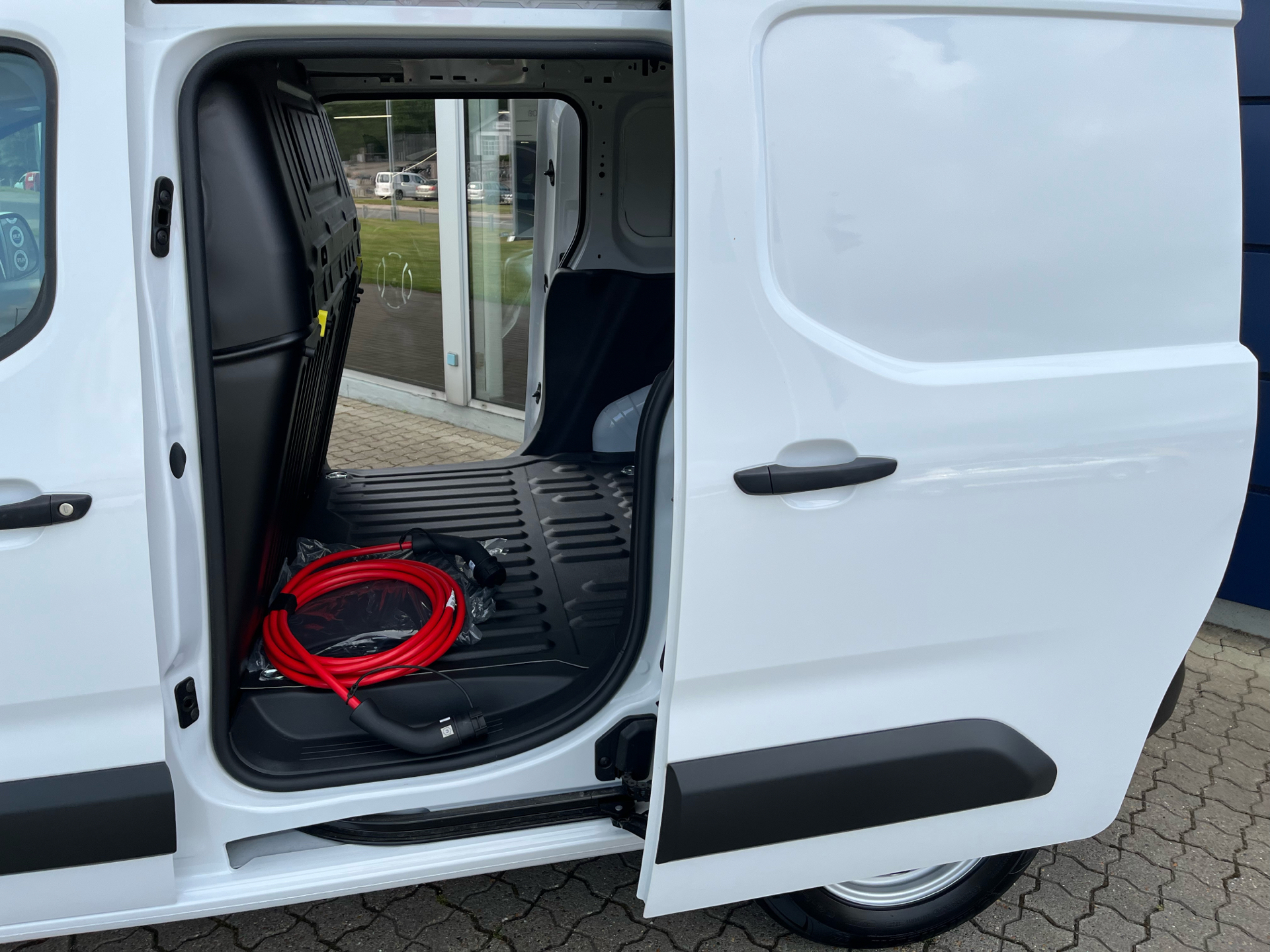 Billede af Peugeot e-Partner L1 V2 EL Plus 136HK Van Aut.