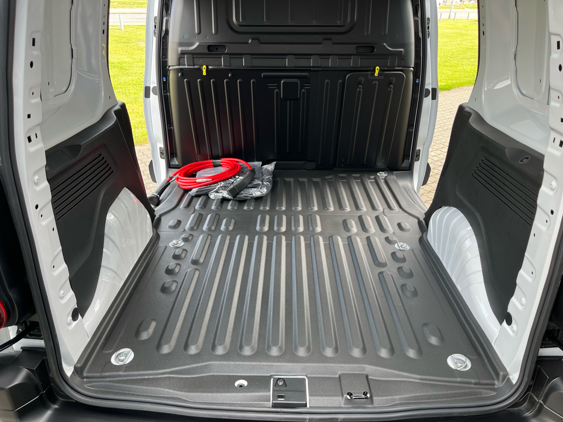 Billede af Peugeot e-Partner L1 V2 EL Plus 136HK Van Aut.