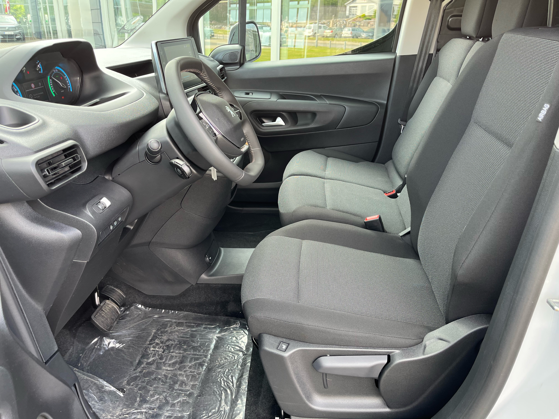 Billede af Peugeot e-Partner L1 V2 EL Plus 136HK Van Aut.