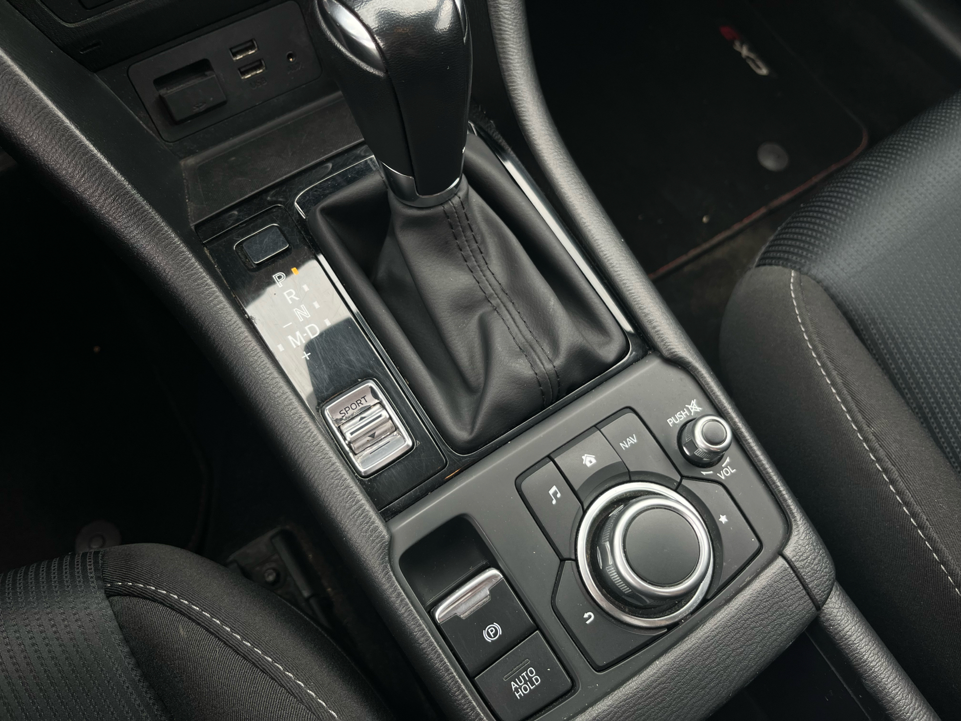 Billede af Mazda CX-3 2,0 Skyactiv-G Vision 121HK 5d 6g Aut.