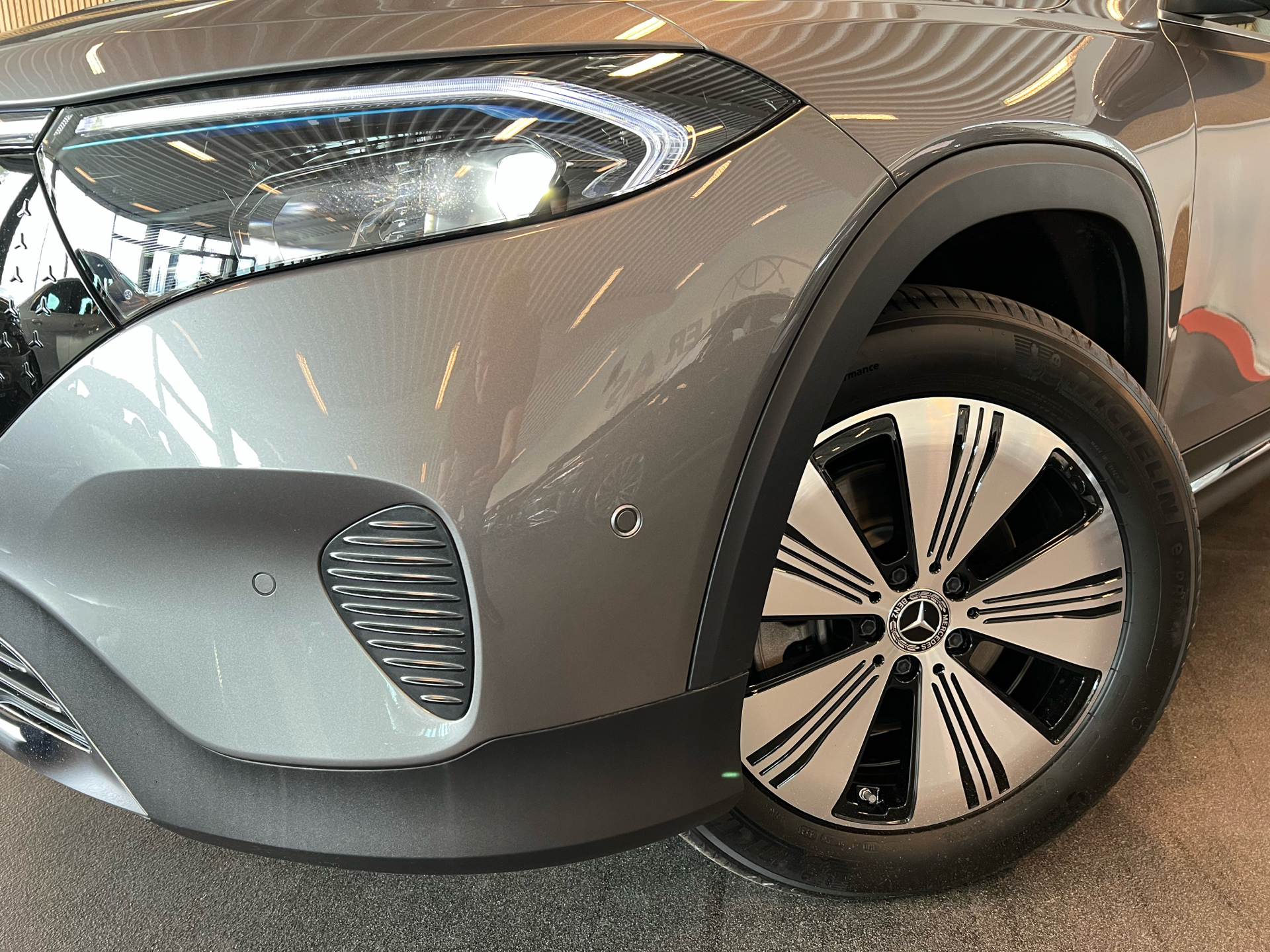 Billede af Mercedes-Benz EQB 300 EL Sport 4Matic 228HK 5d Aut.