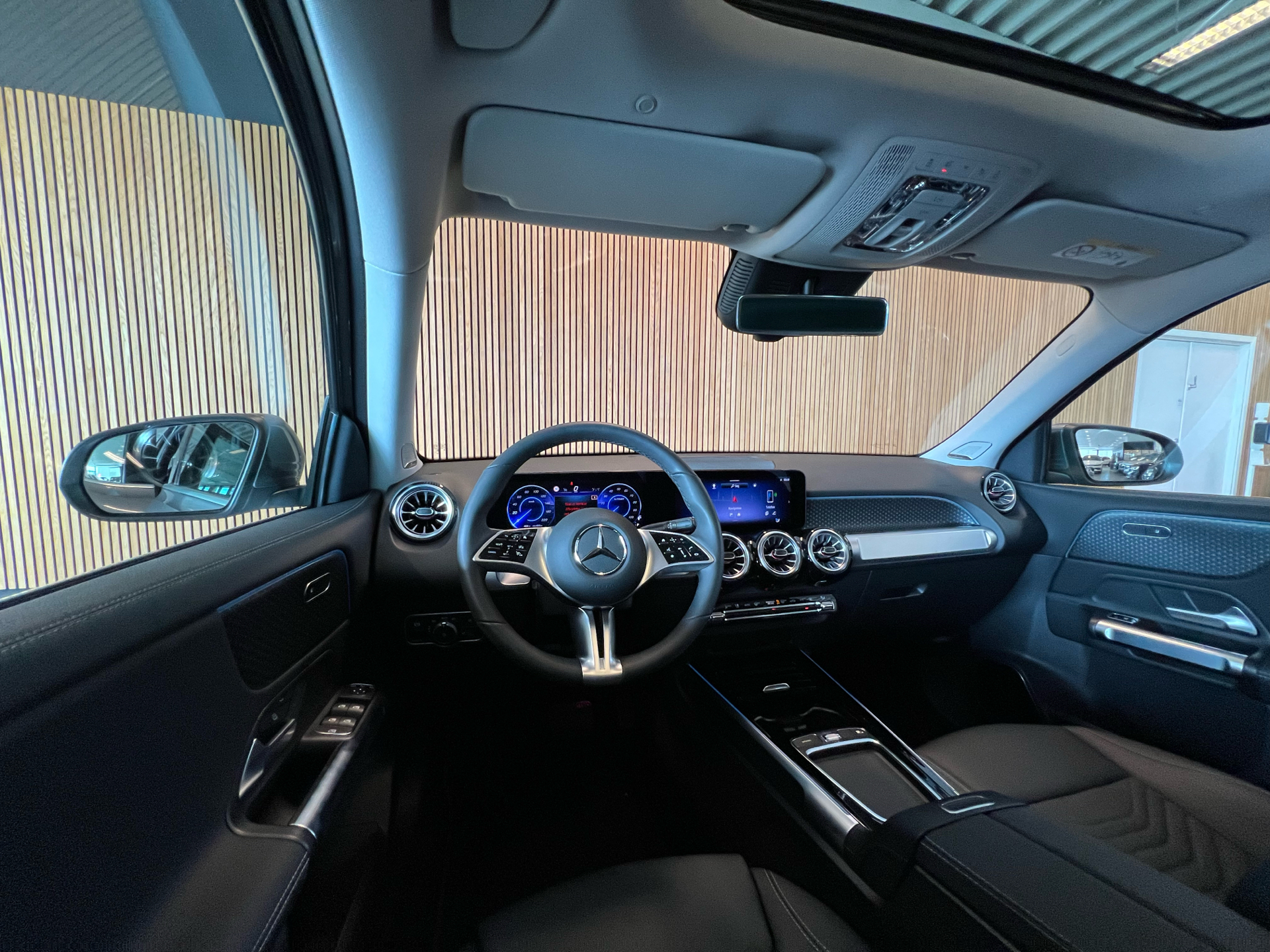 Billede af Mercedes-Benz EQB 300 EL Sport 4Matic 228HK 5d Aut.