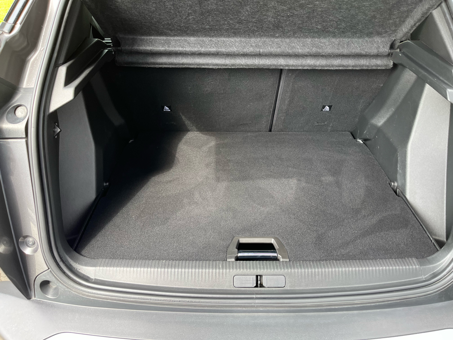 Billede af Peugeot 2008 1,2 PureTech Allure Pack EAT8 130HK 5d 8g Aut.