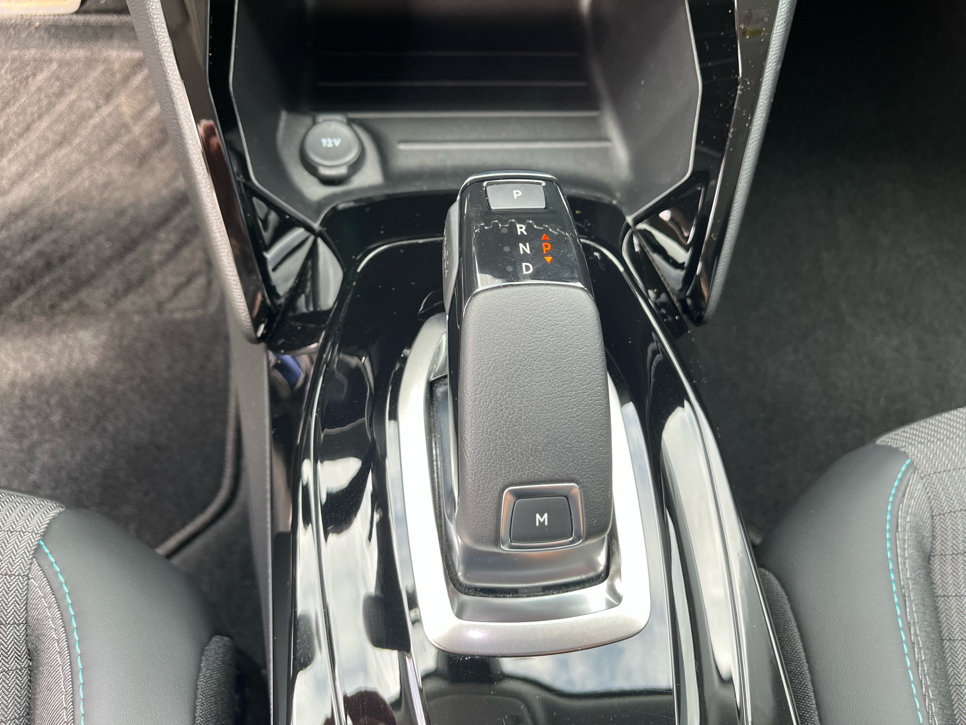 Billede af Peugeot 2008 1,2 PureTech Allure Pack EAT8 130HK 5d 8g Aut.