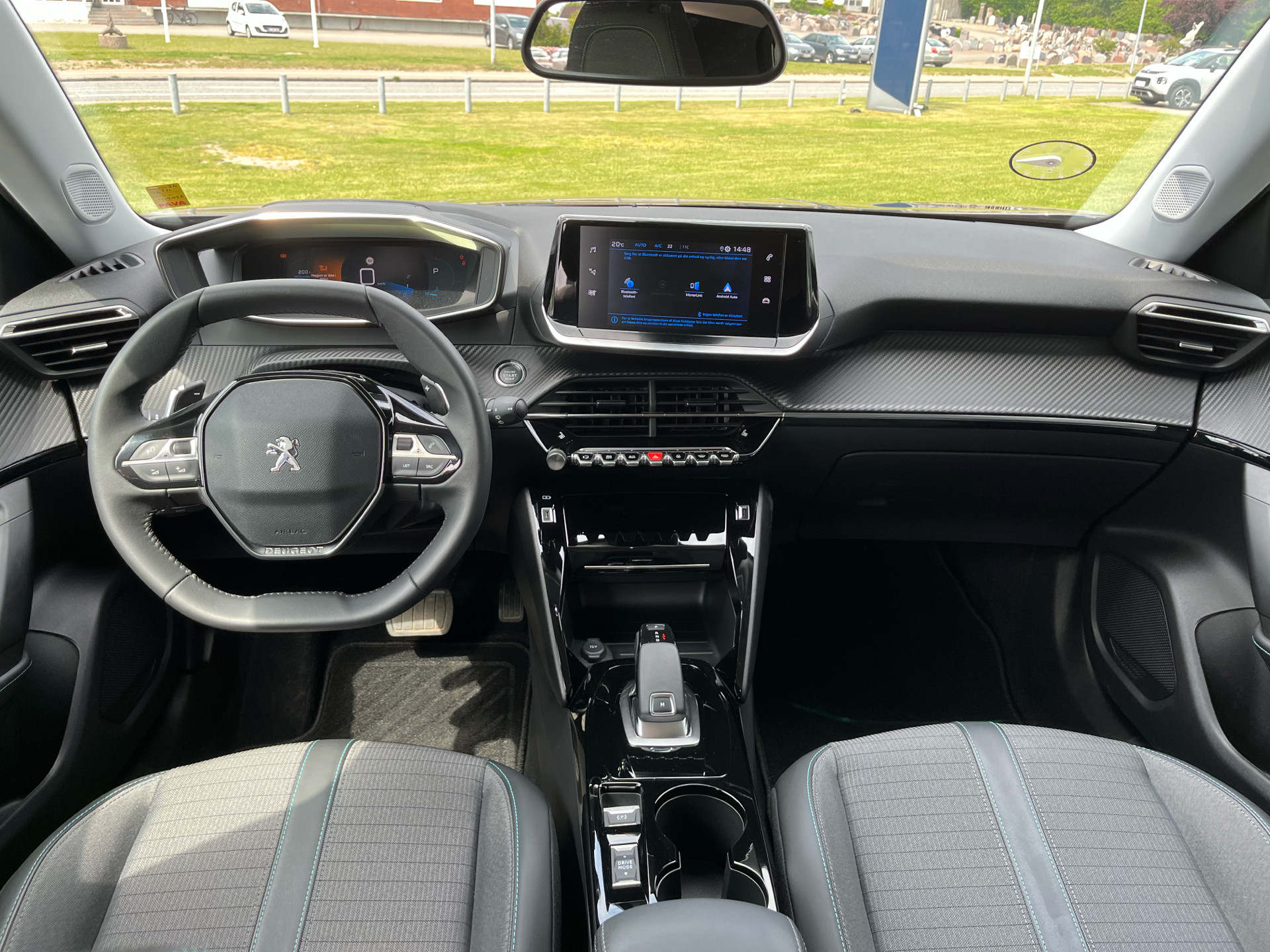 Billede af Peugeot 2008 1,2 PureTech Allure Pack EAT8 130HK 5d 8g Aut.