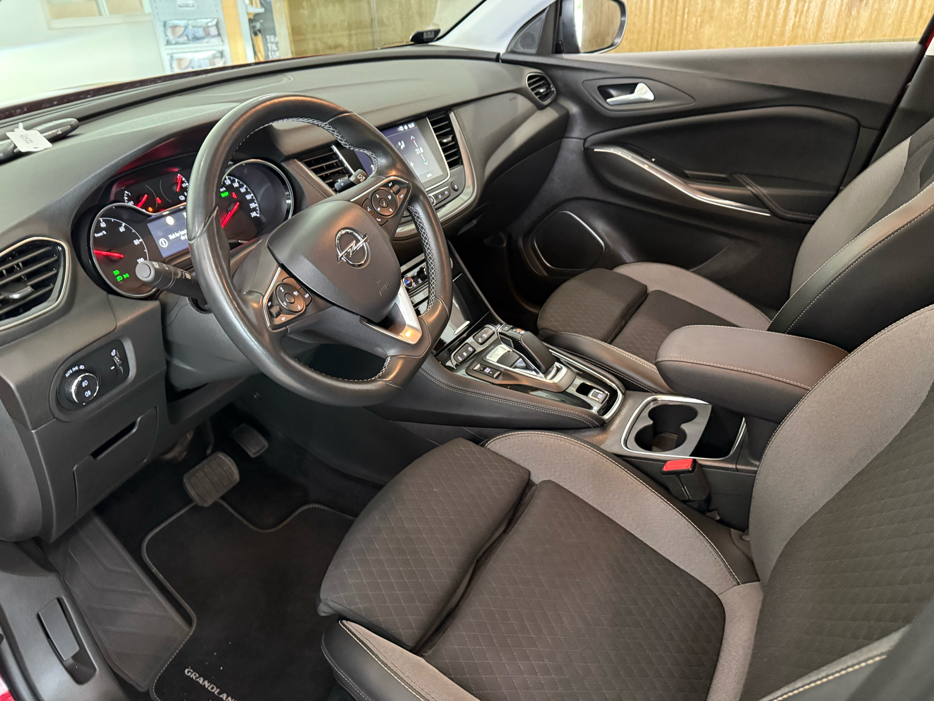 Billede af Opel Grandland X 1,6 PHEV  Plugin-hybrid Ultimate 225HK 5d 8g Aut.