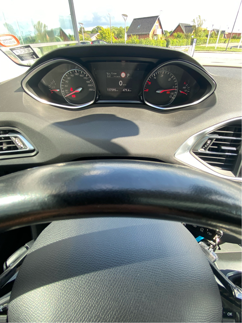Billede af Peugeot 308 SW 1,6 BlueHDi Allure Sky EAT6 120HK Stc 6g Aut.