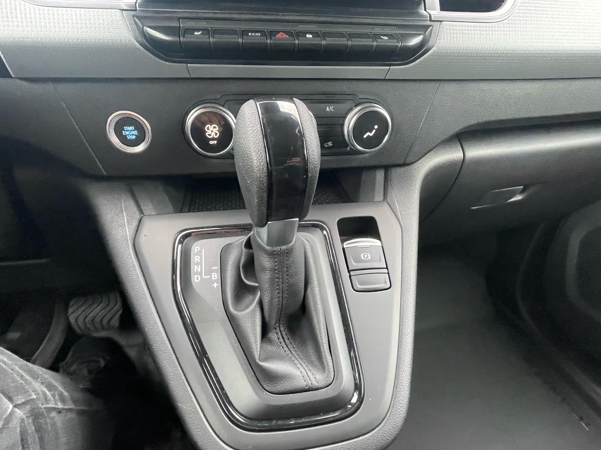 Billede af Nissan Townstar Townstar Van Electric 45KWH L2 N-Connecta Blind FD +