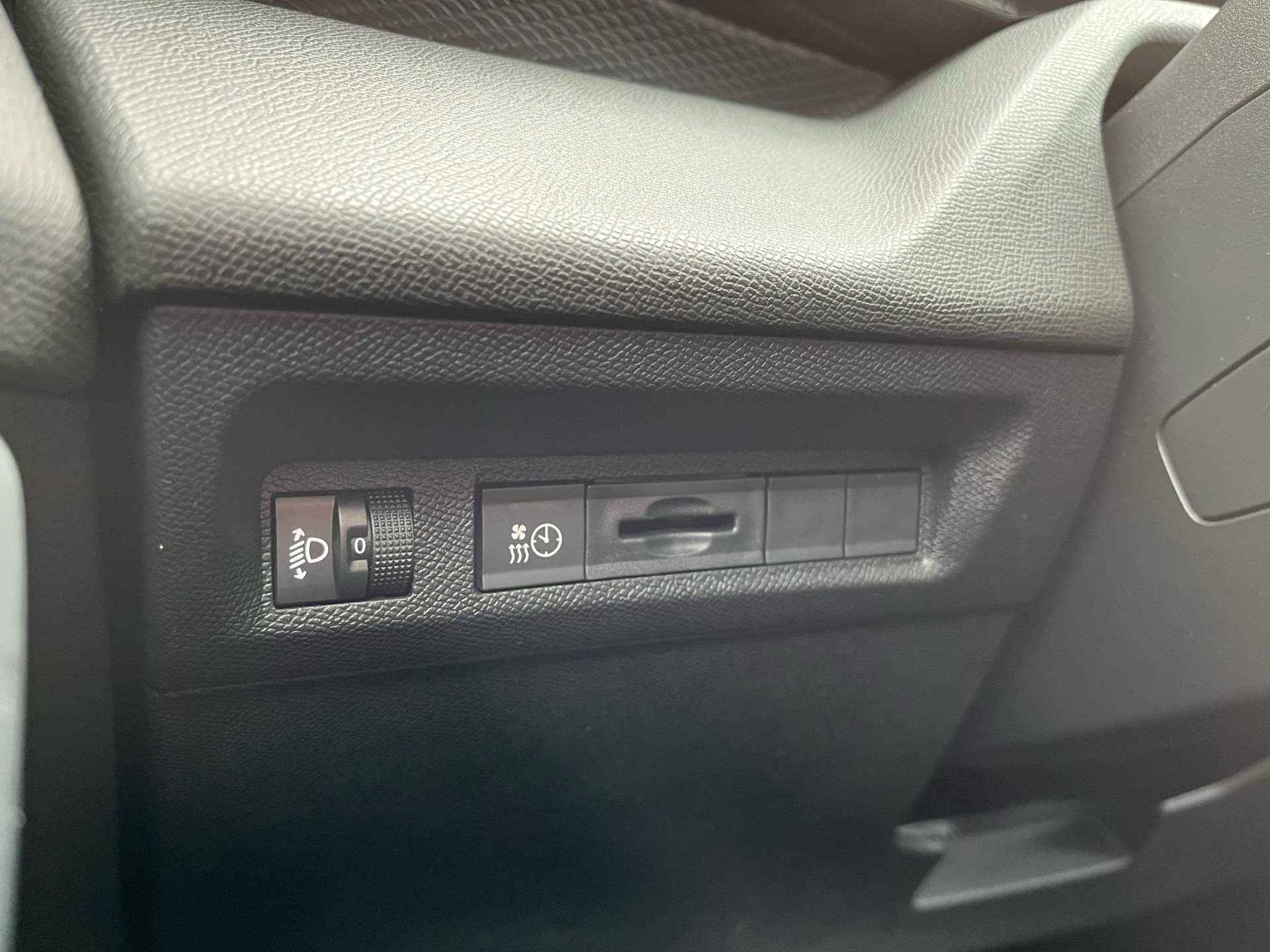 Billede af Peugeot e-308 SW EL Allure 156HK Stc Aut.