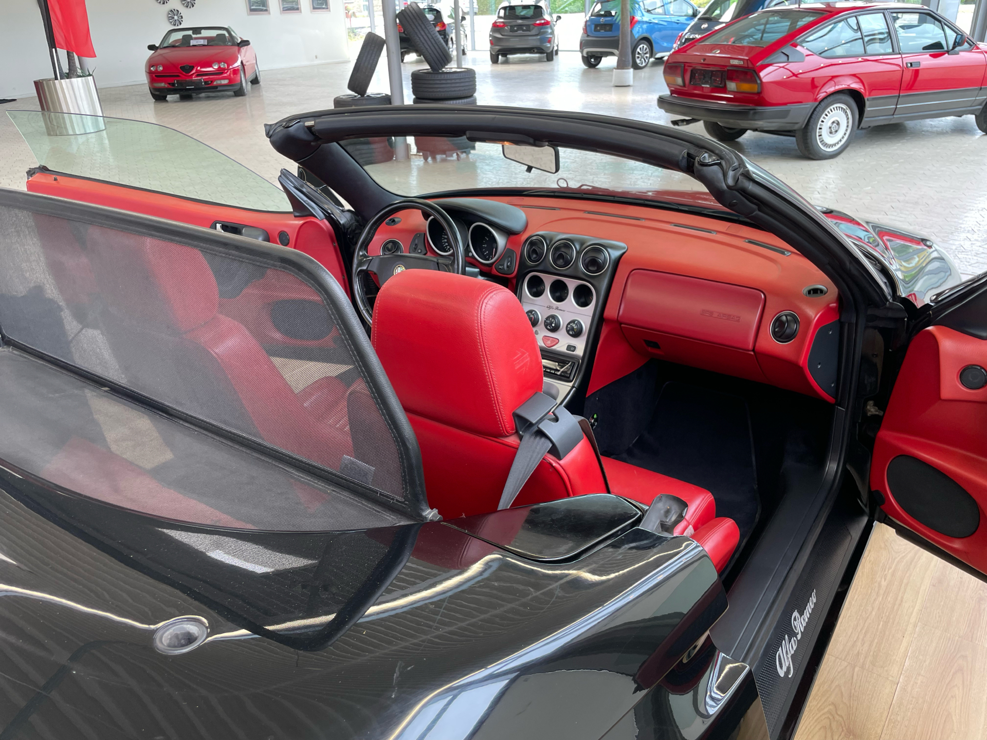 Billede af Alfa Romeo Spider 2,0 T.Spark 16V L 155HK Cabr.
