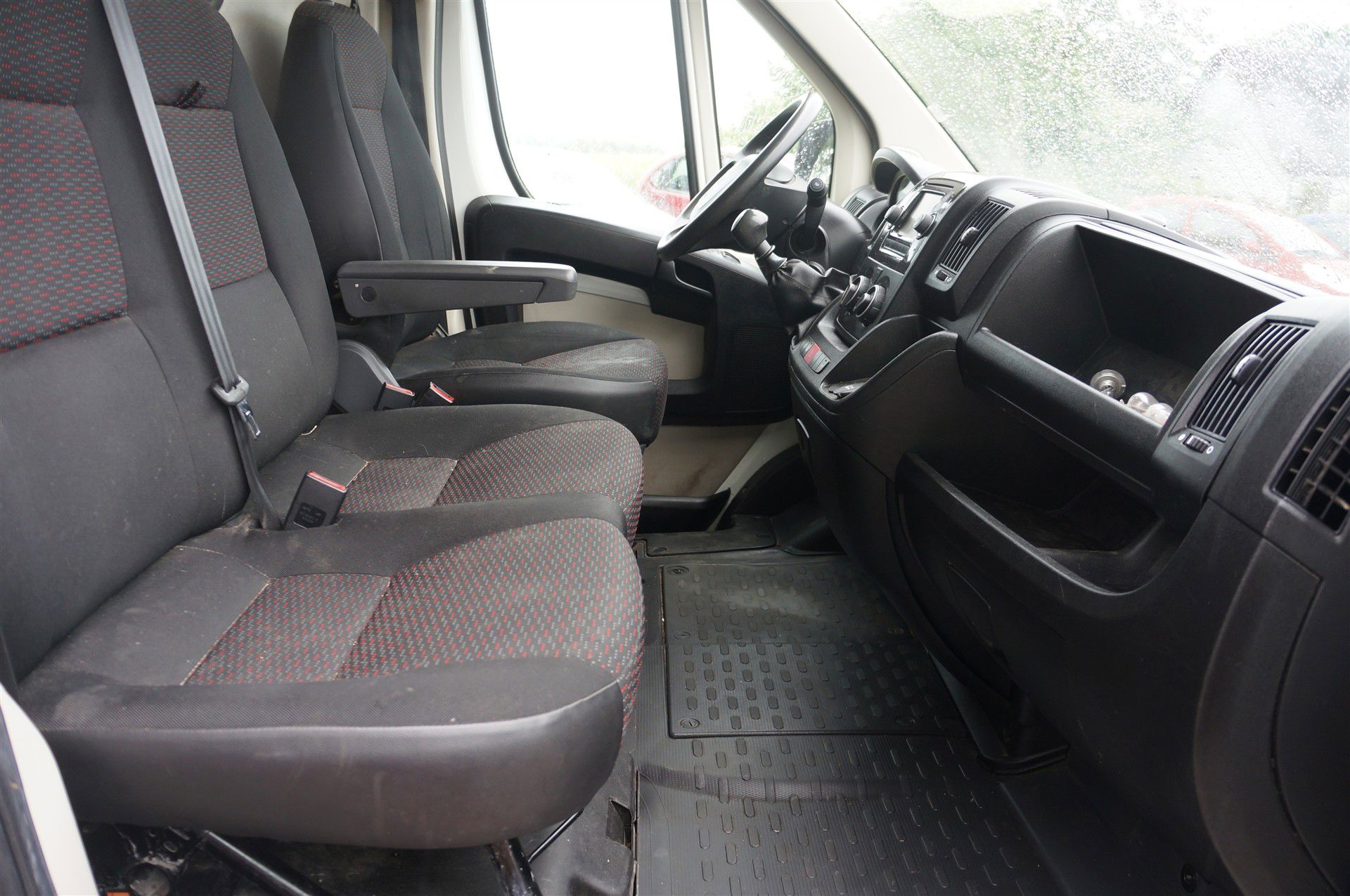 Billede af Citroën Jumper 33 L2H2 2,0 Blue HDi start/stop 160HK Van