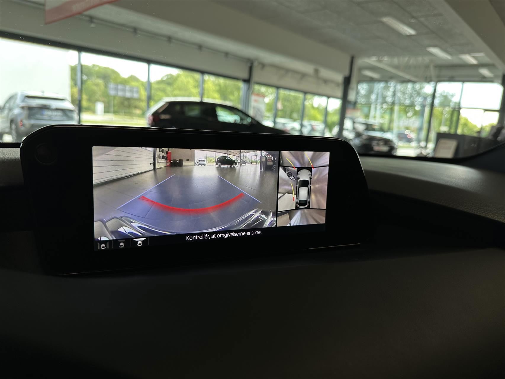 Billede af Mazda 3 2,0 Skyactiv-G  Mild hybrid Cosmo 122HK 5d 6g