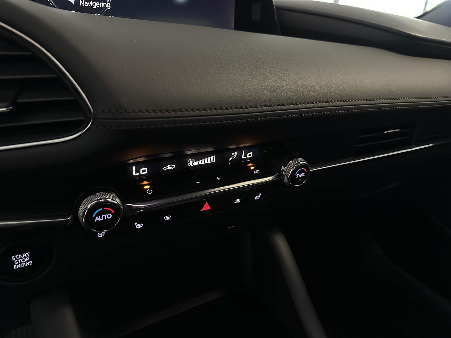 Billede af Mazda 3 2,0 Skyactiv-G  Mild hybrid Cosmo 122HK 5d 6g