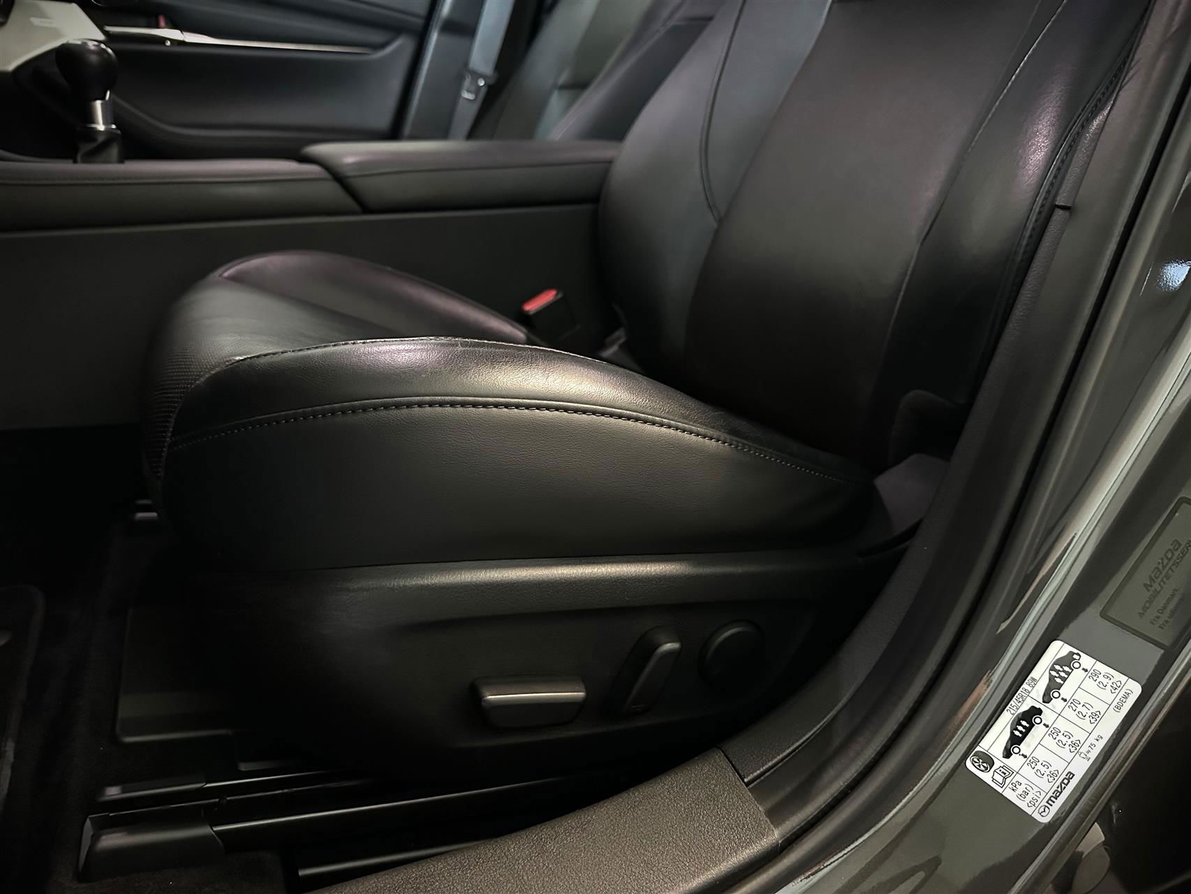 Billede af Mazda 3 2,0 Skyactiv-G  Mild hybrid Cosmo 122HK 5d 6g