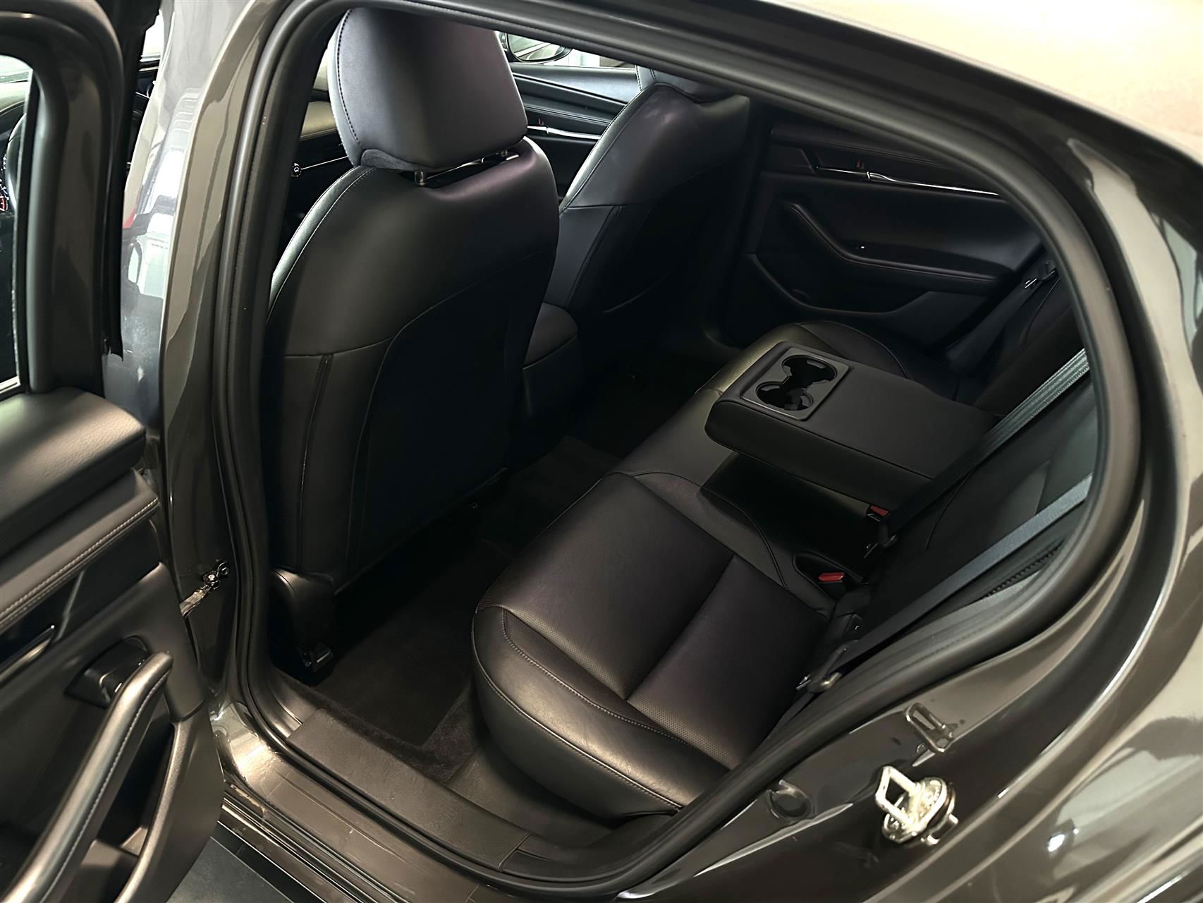 Billede af Mazda 3 2,0 Skyactiv-G  Mild hybrid Cosmo 122HK 5d 6g