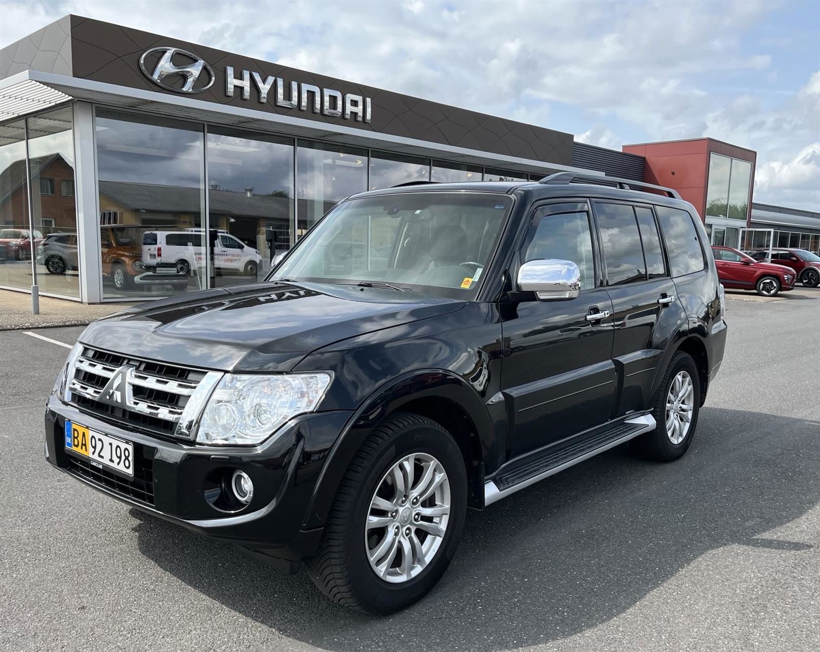 Billede af Mitsubishi Pajero 3,2 DI-D Instyle 4WD 200HK Van Aut.
