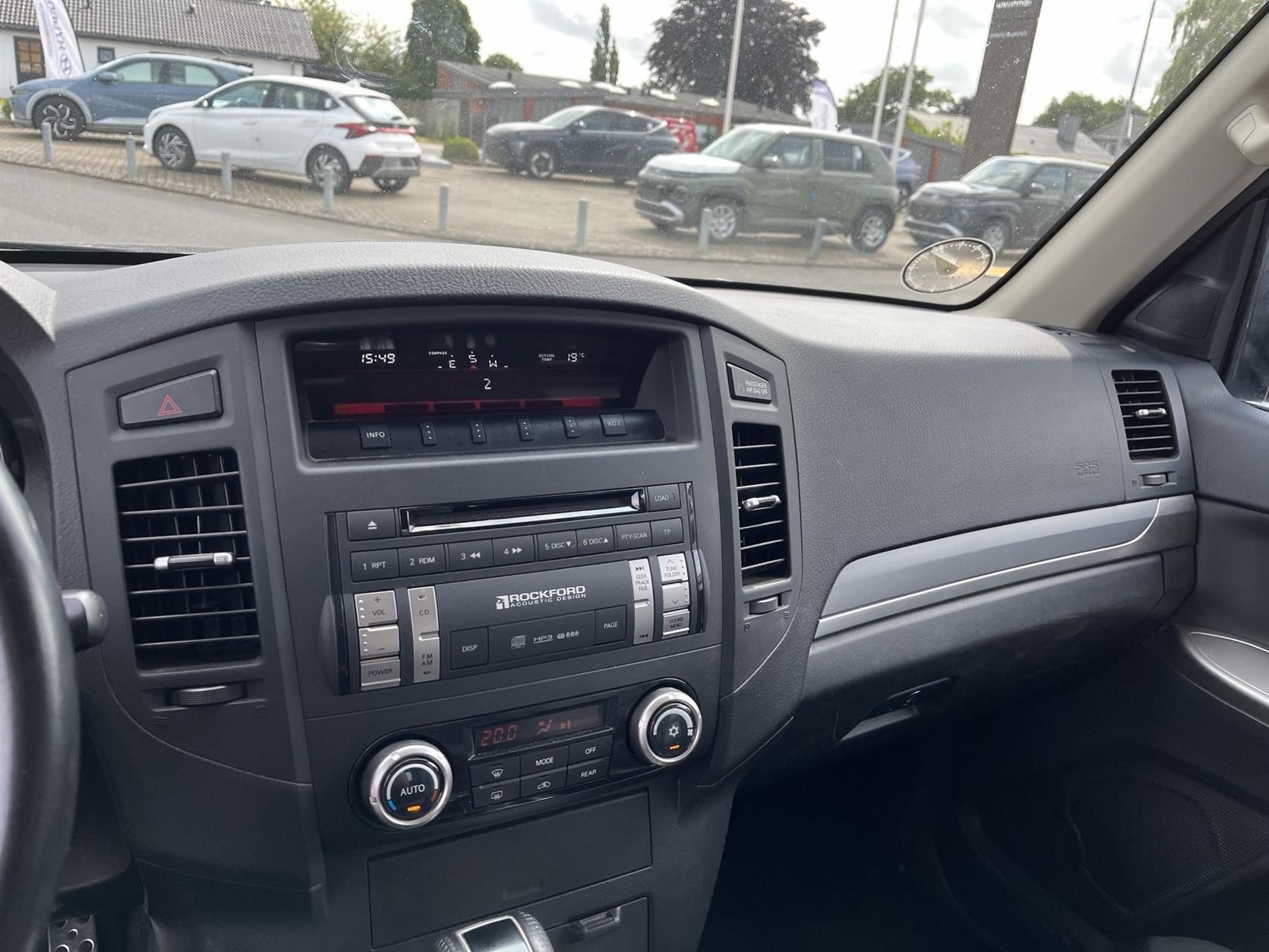 Billede af Mitsubishi Pajero 3,2 DI-D Instyle 4WD 200HK Van Aut.