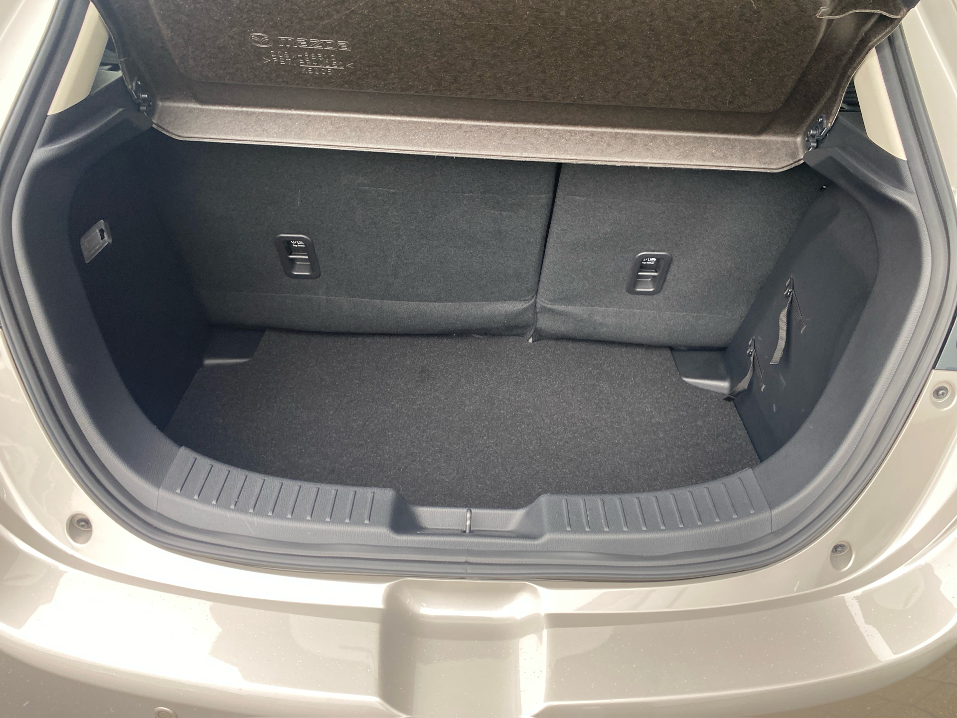 Billede af Mazda 2 1,5 Skyactiv-G Homura 90HK 5d 6g Aut.