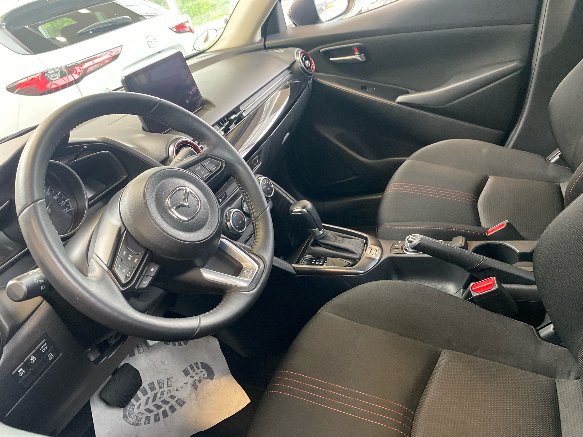 Billede af Mazda 2 1,5 Skyactiv-G Homura 90HK 5d 6g Aut.