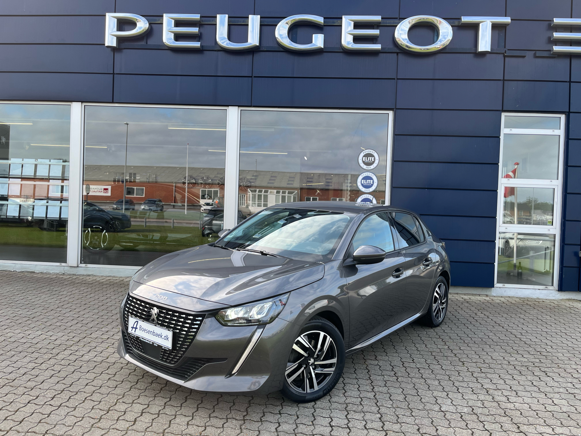 Billede af Peugeot 208 1,2 PureTech Platin Sport 100HK 5d 6g