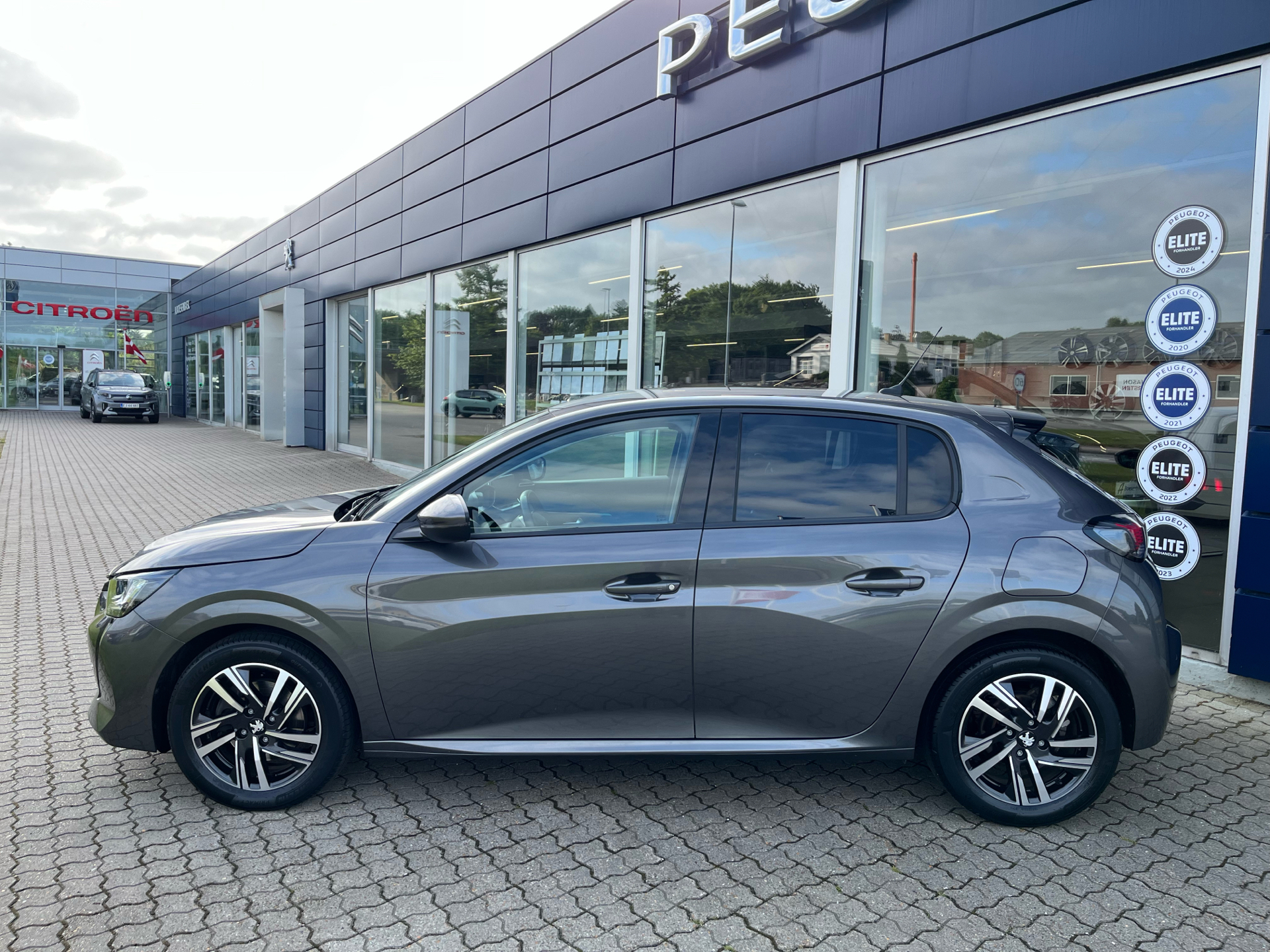 Billede af Peugeot 208 1,2 PureTech Platin Sport 100HK 5d 6g