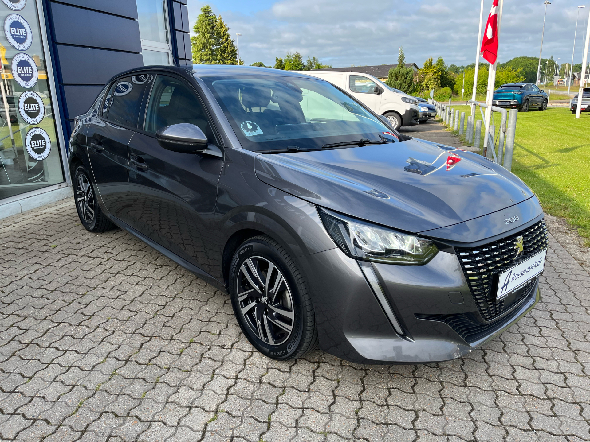 Billede af Peugeot 208 1,2 PureTech Platin Sport 100HK 5d 6g