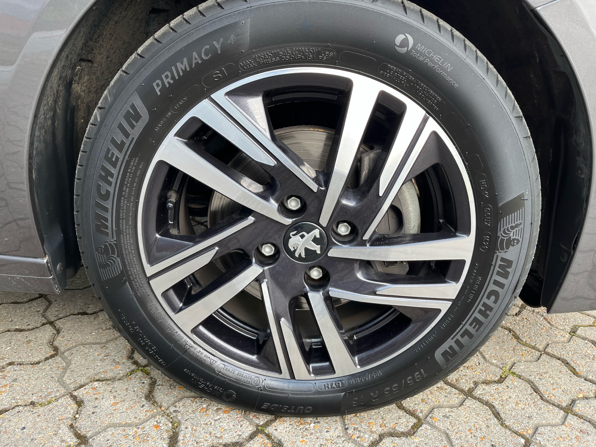 Billede af Peugeot 208 1,2 PureTech Platin Sport 100HK 5d 6g