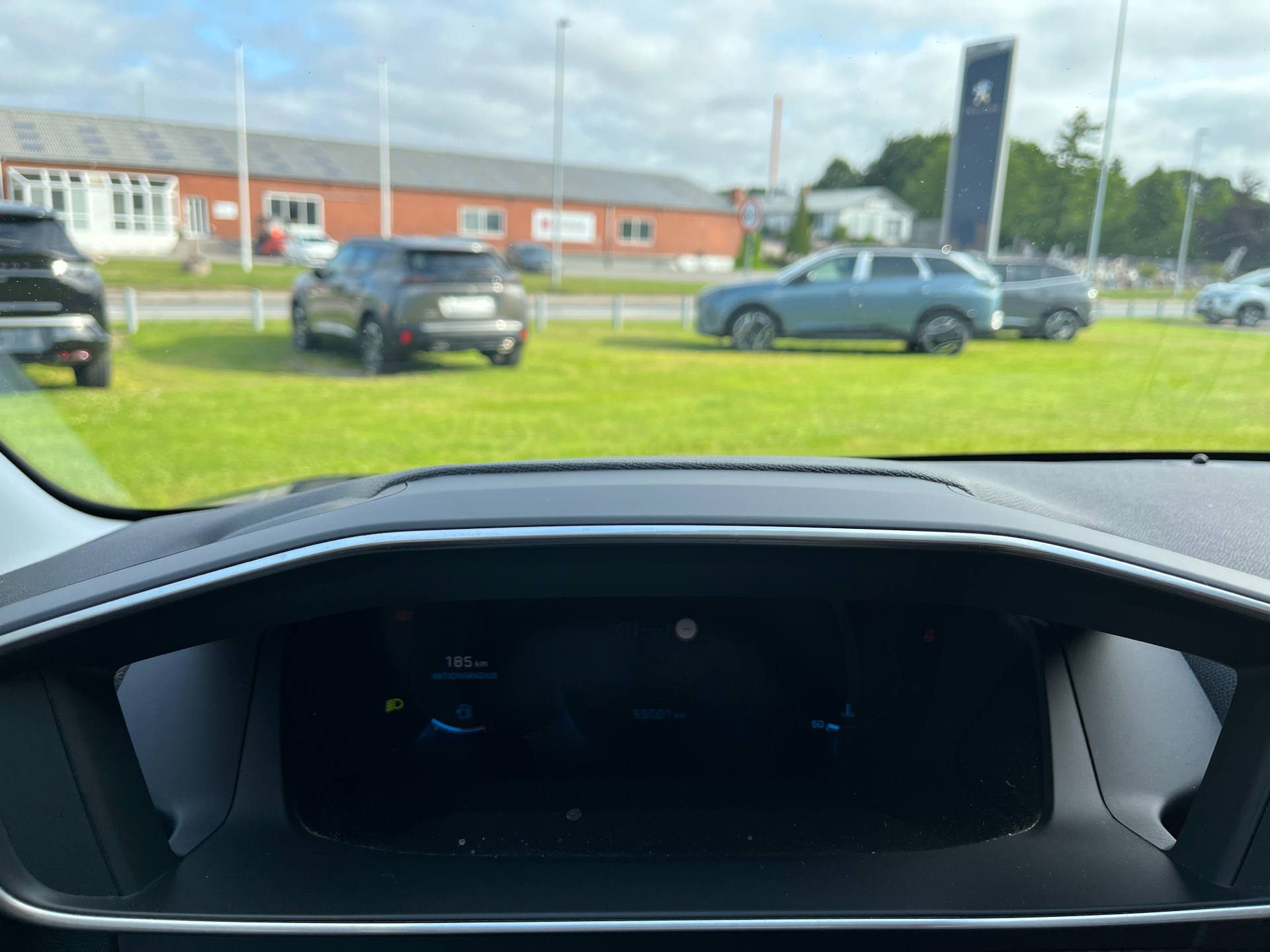 Billede af Peugeot 208 1,2 PureTech Platin Sport 100HK 5d 6g