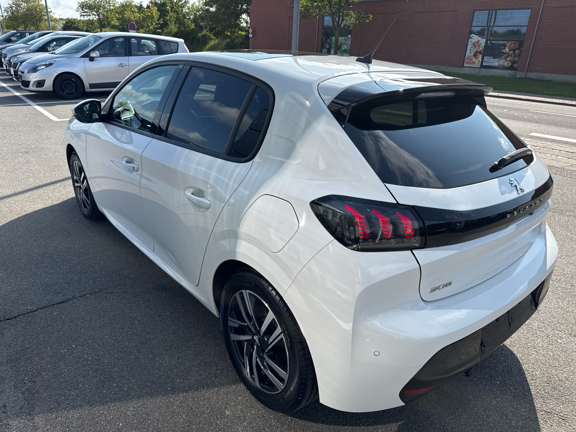 Billede af Peugeot 208 1,2 PureTech Allure Comfort 100HK 5d 6g