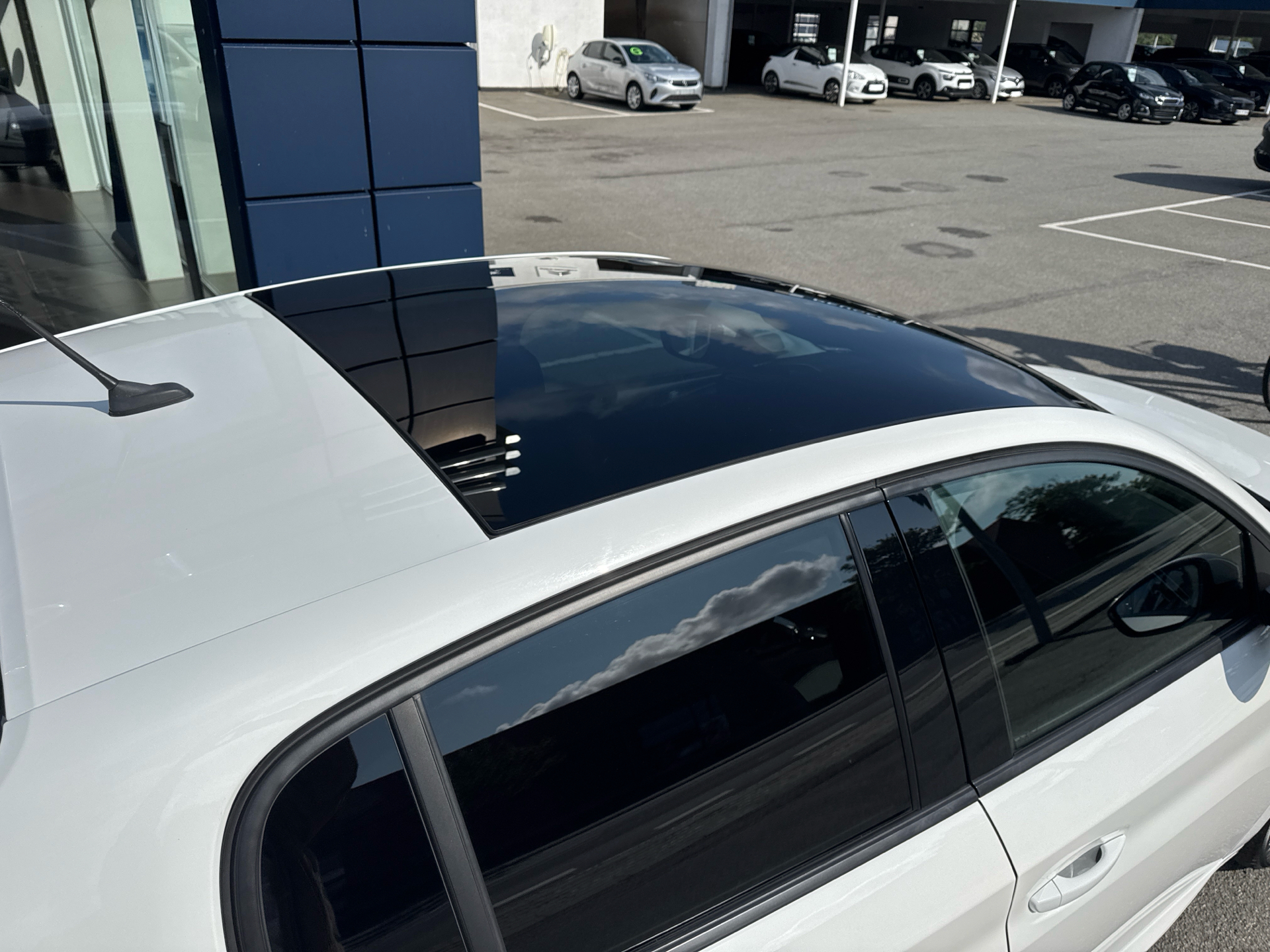 Billede af Peugeot 208 1,2 PureTech Allure Comfort 100HK 5d 6g