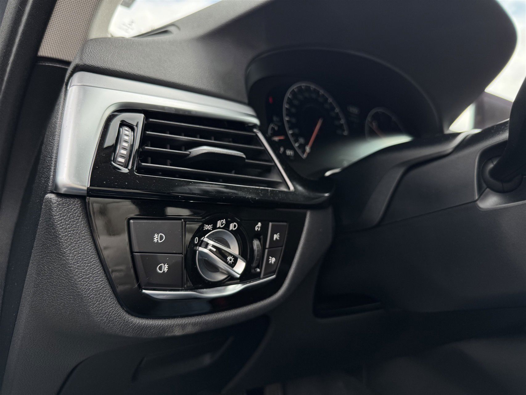 Billede af BMW 520d Touring 2,0 D Connected Steptronic 190HK Stc 8g Aut.
