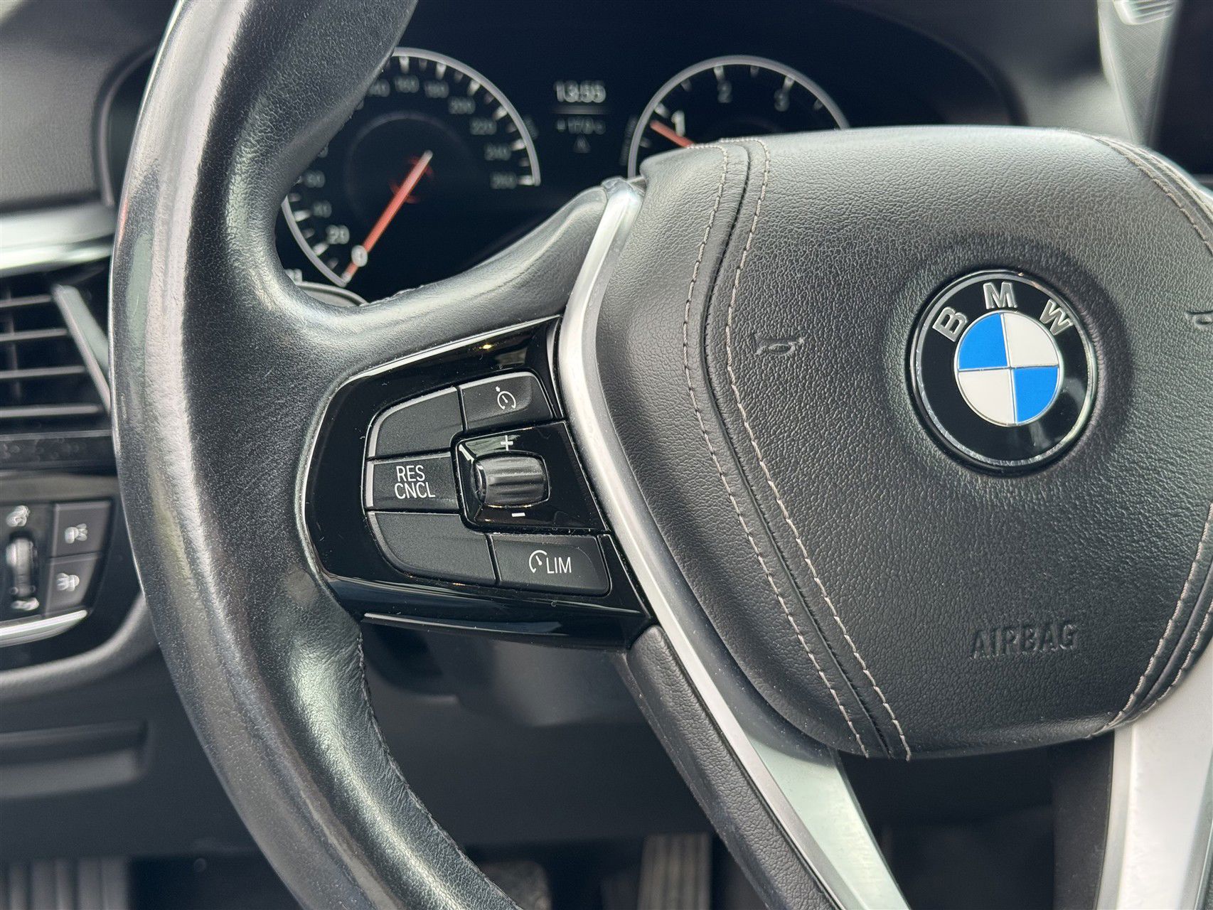 Billede af BMW 520d Touring 2,0 D Connected Steptronic 190HK Stc 8g Aut.