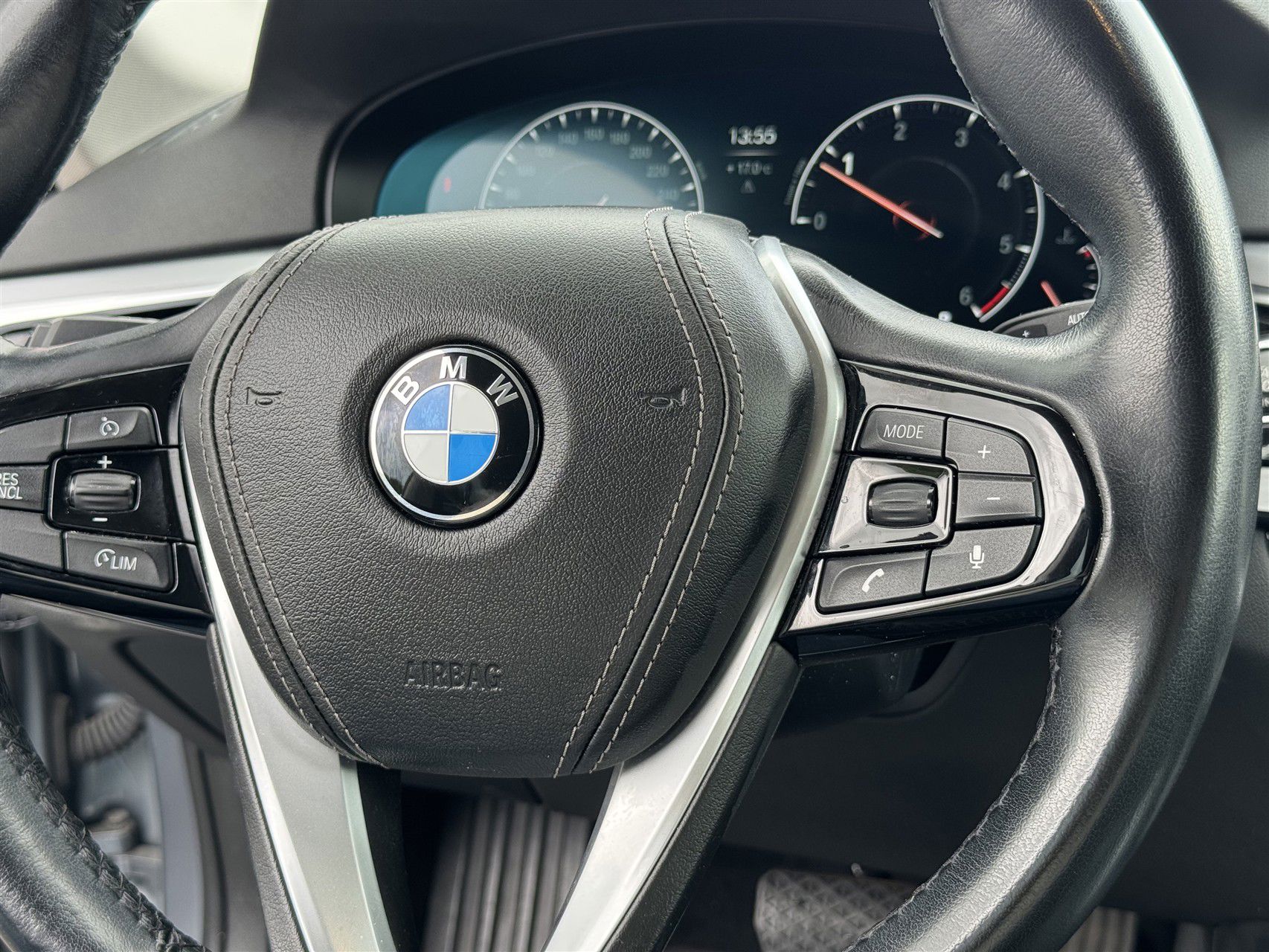 Billede af BMW 520d Touring 2,0 D Connected Steptronic 190HK Stc 8g Aut.