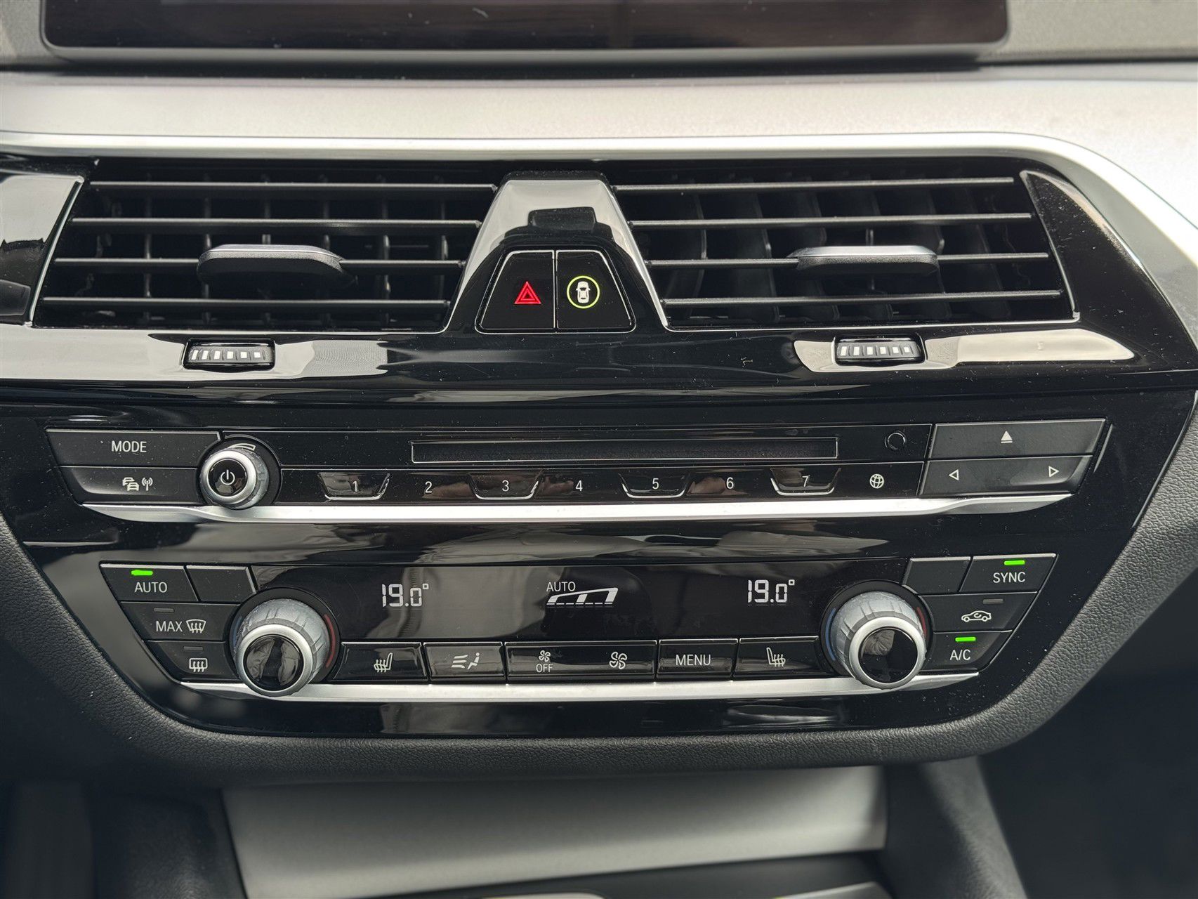Billede af BMW 520d Touring 2,0 D Connected Steptronic 190HK Stc 8g Aut.