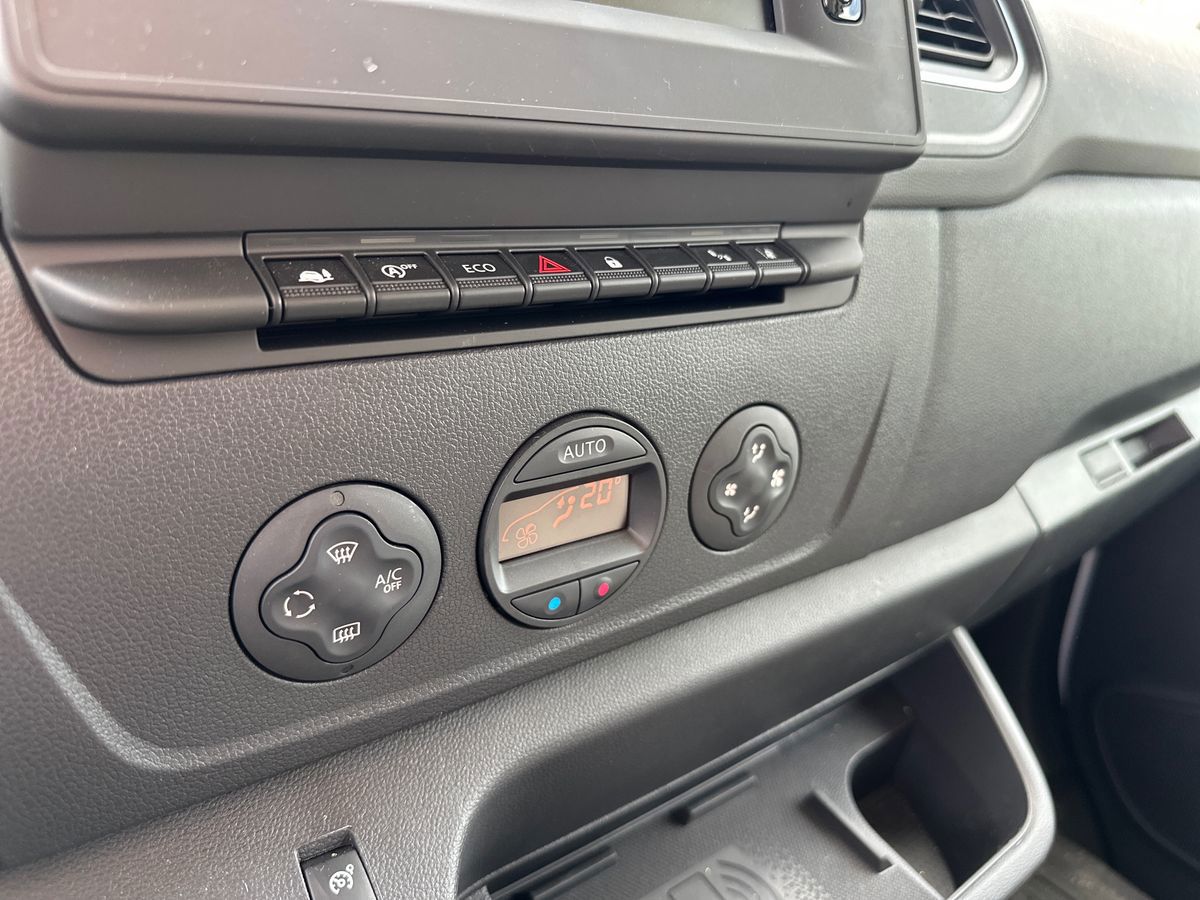 Billede af Nissan Interstar L2H2 2,3 DCi Tekna 150HK Van 6g