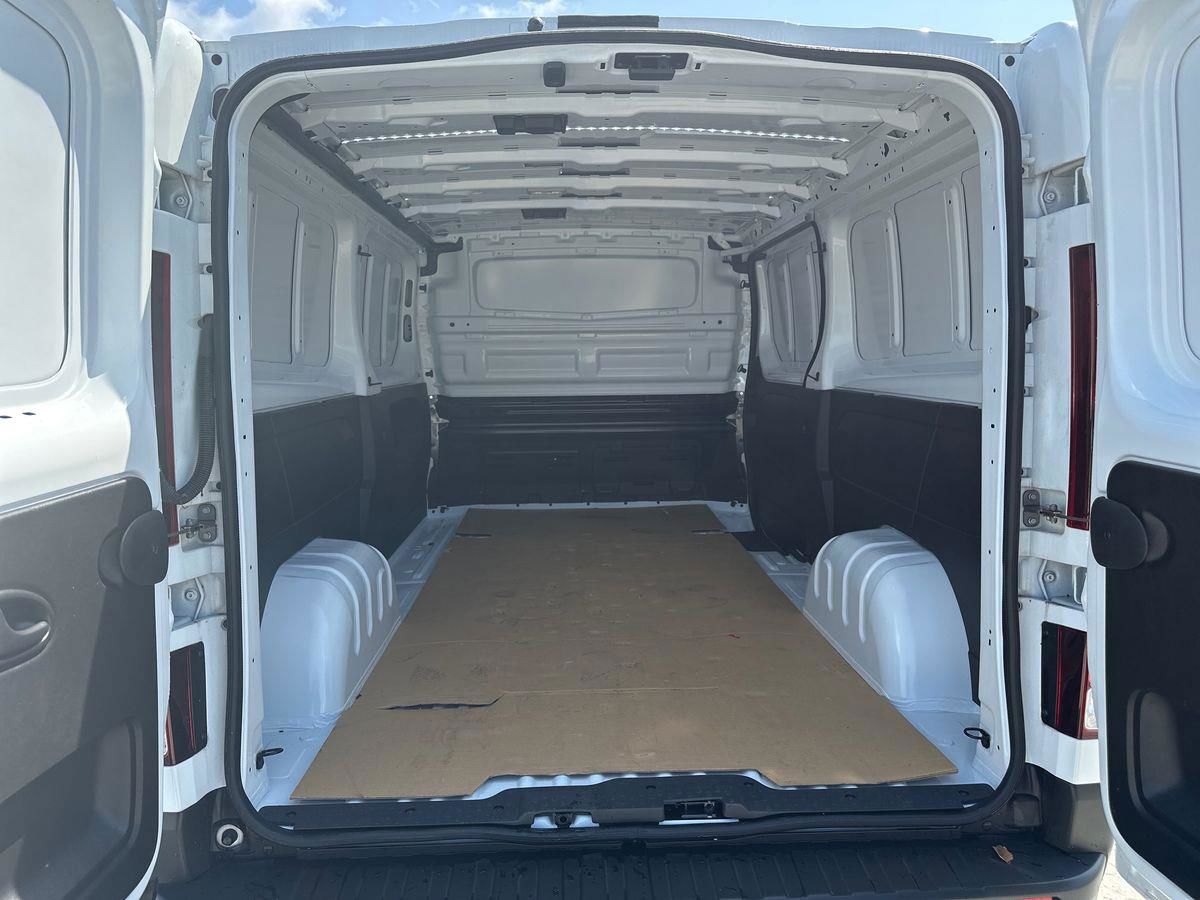 Billede af Nissan Primastar L2H1 2,0 DCi Tekna 150HK Van 6g Aut.