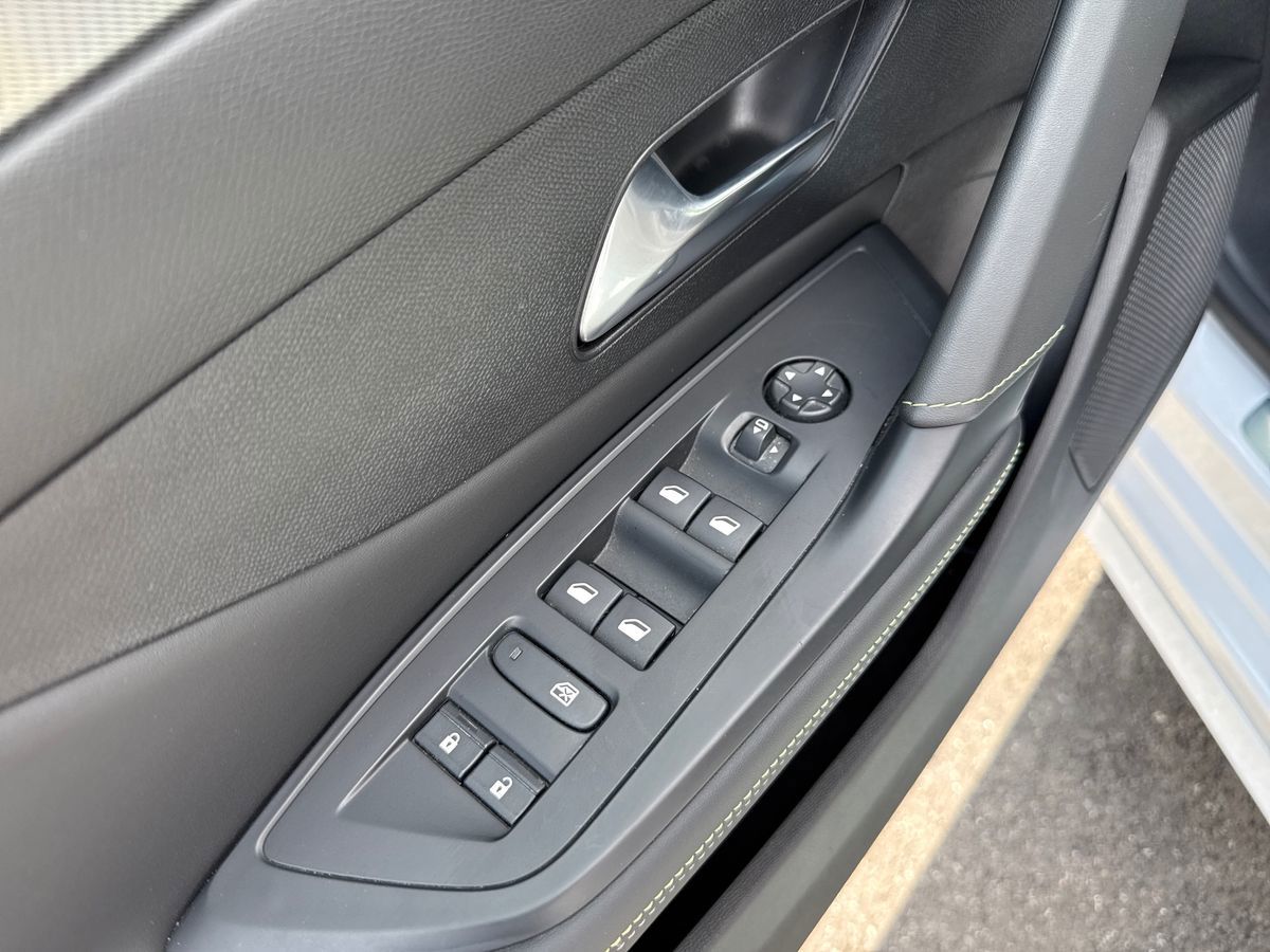 Billede af Peugeot e-308 EL First Edition 156HK 5d Aut.