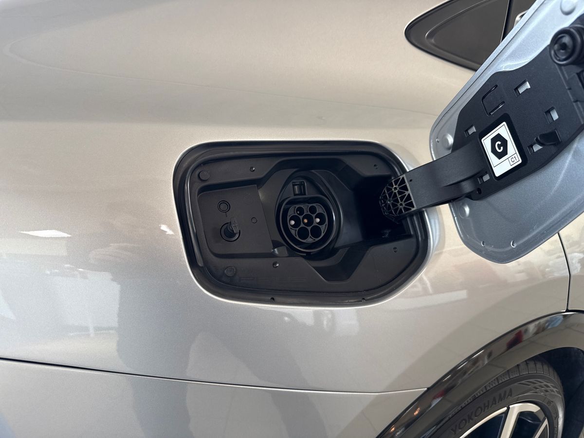 Billede af Toyota Prius Plug-in 2,0 Plugin-hybrid Elegant Panorama 223HK 5d Aut.