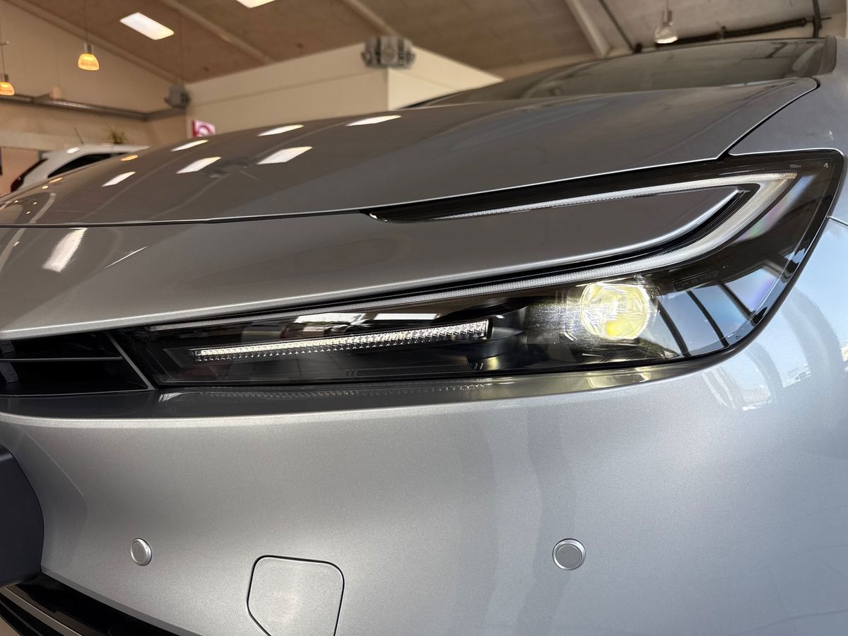 Billede af Toyota Prius Plug-in 2,0 Plugin-hybrid Elegant Panorama 223HK 5d Aut.