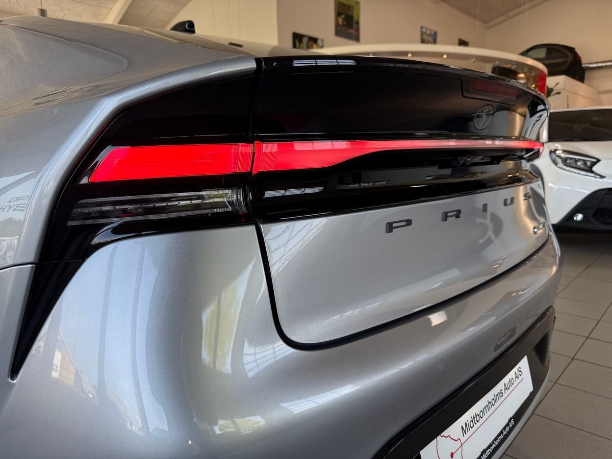 Billede af Toyota Prius Plug-in 2,0 Plugin-hybrid Elegant Panorama 223HK 5d Aut.