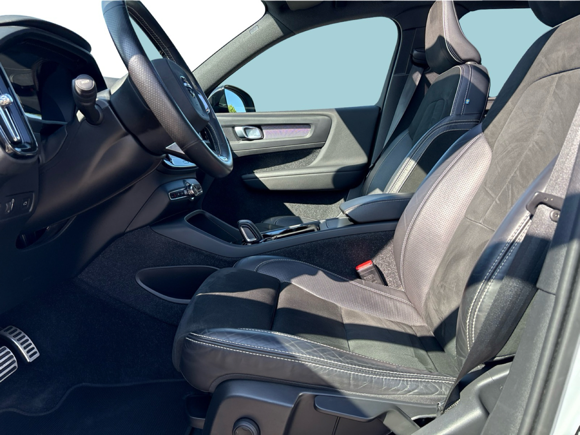 Billede af Volvo XC40 P8 Recharge Twin R-design AWD 408HK 5d Aut.