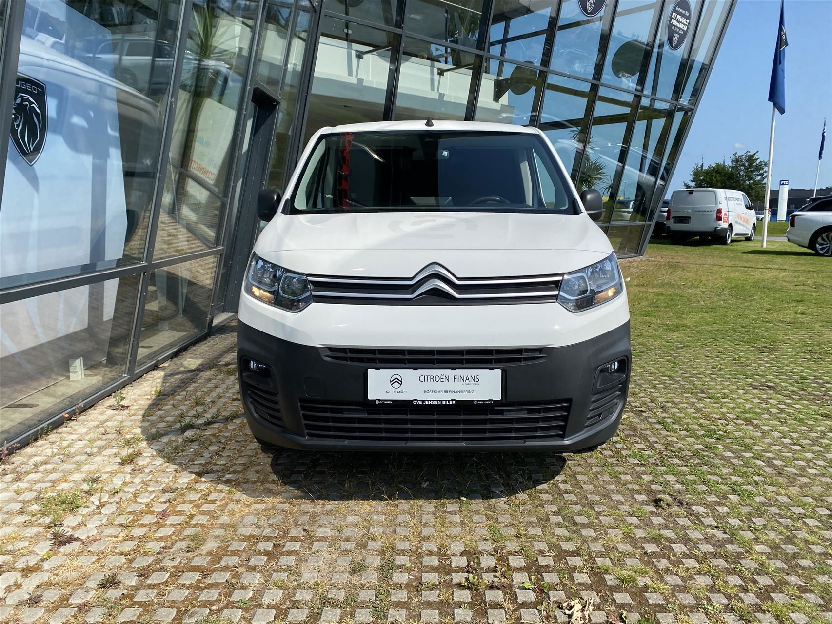 Billede af Citroën Berlingo L1 1,5 Blue HDi Proffline EAT8 start/stop 130HK Van 8g Aut.