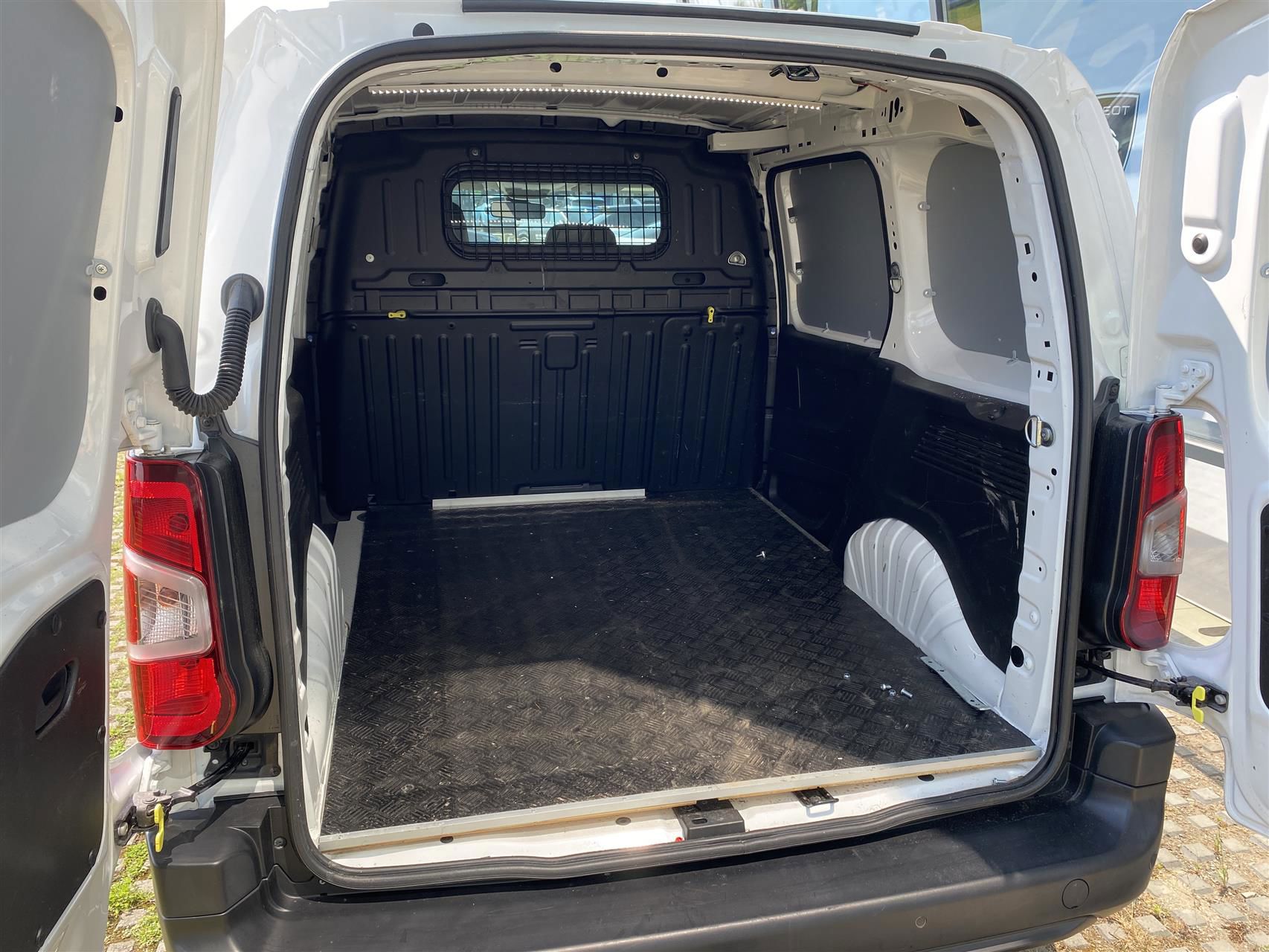 Billede af Citroën Berlingo L1 1,5 Blue HDi Proffline EAT8 start/stop 130HK Van 8g Aut.