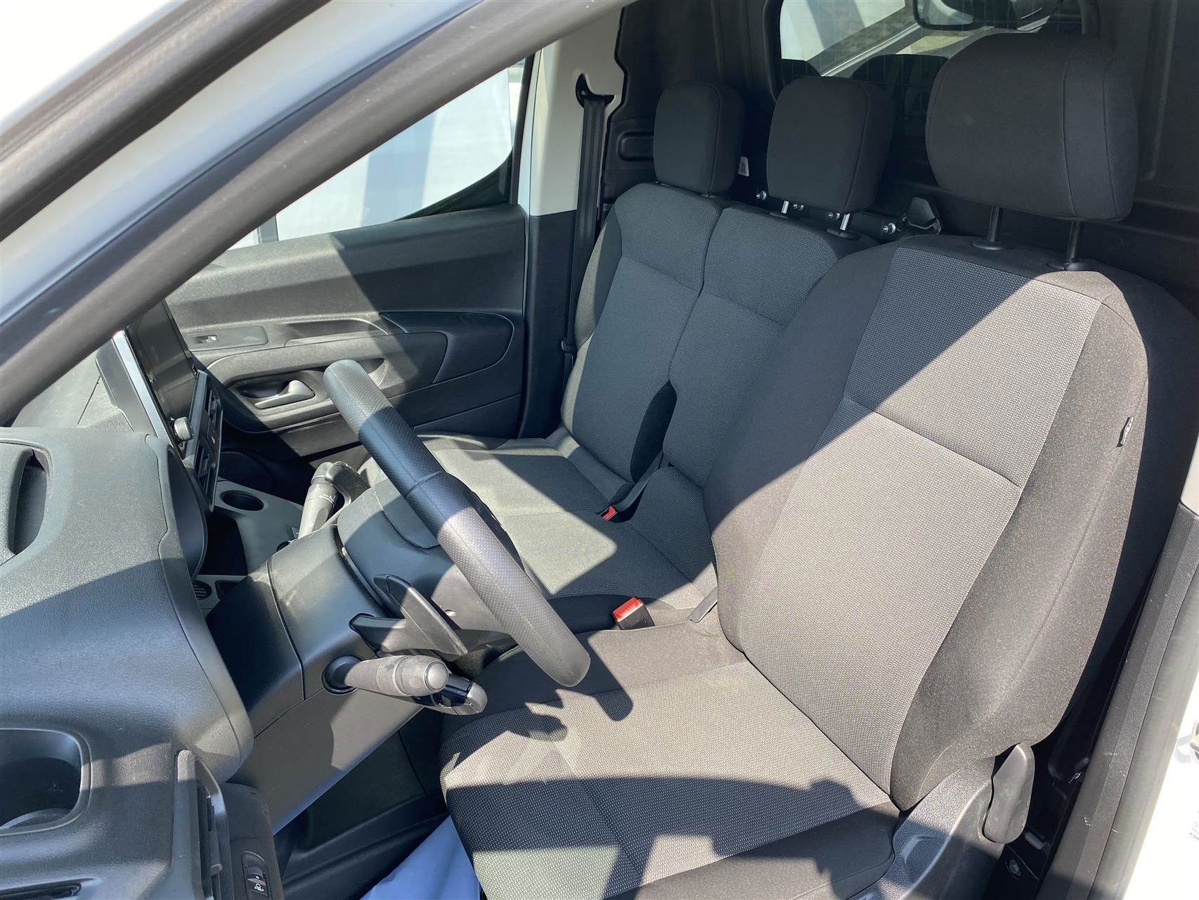 Billede af Citroën Berlingo L1 1,5 Blue HDi Proffline EAT8 start/stop 130HK Van 8g Aut.