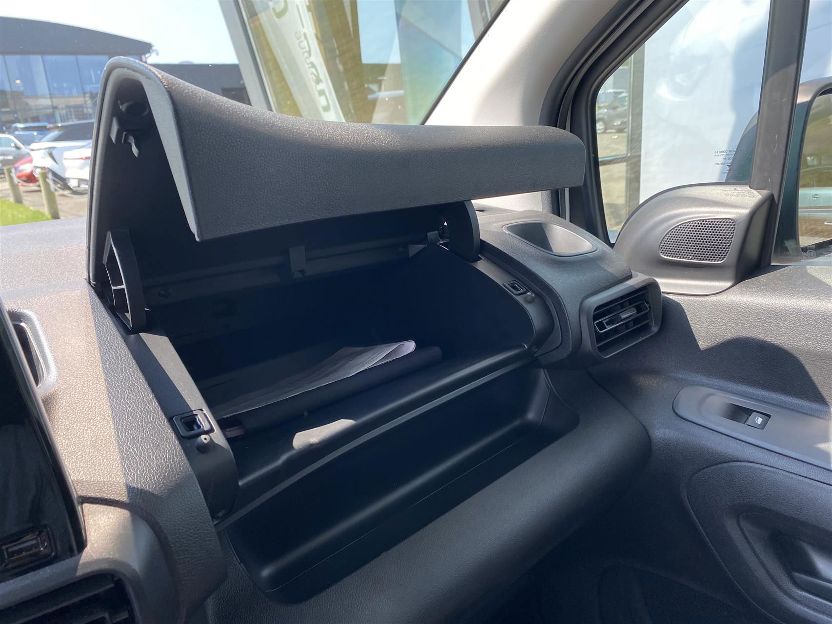 Billede af Citroën Berlingo L1 1,5 Blue HDi Proffline EAT8 start/stop 130HK Van 8g Aut.