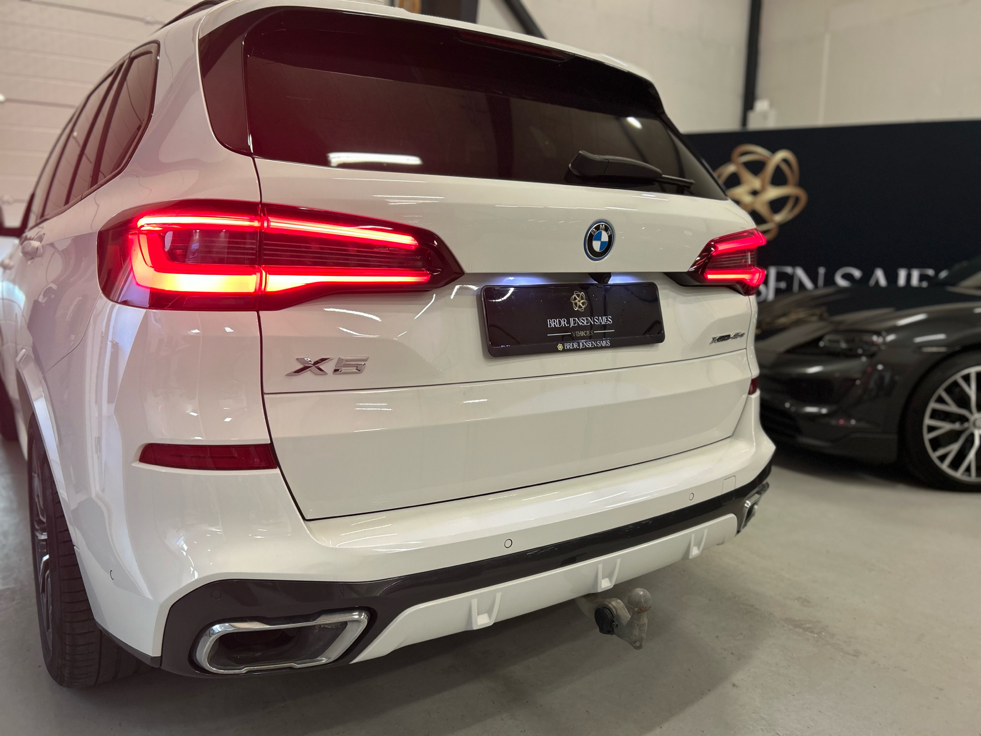 Billede af BMW X5 45e 3,0 Plugin-hybrid M-Sport XDrive Steptronic 399HK 5d 8g Aut.