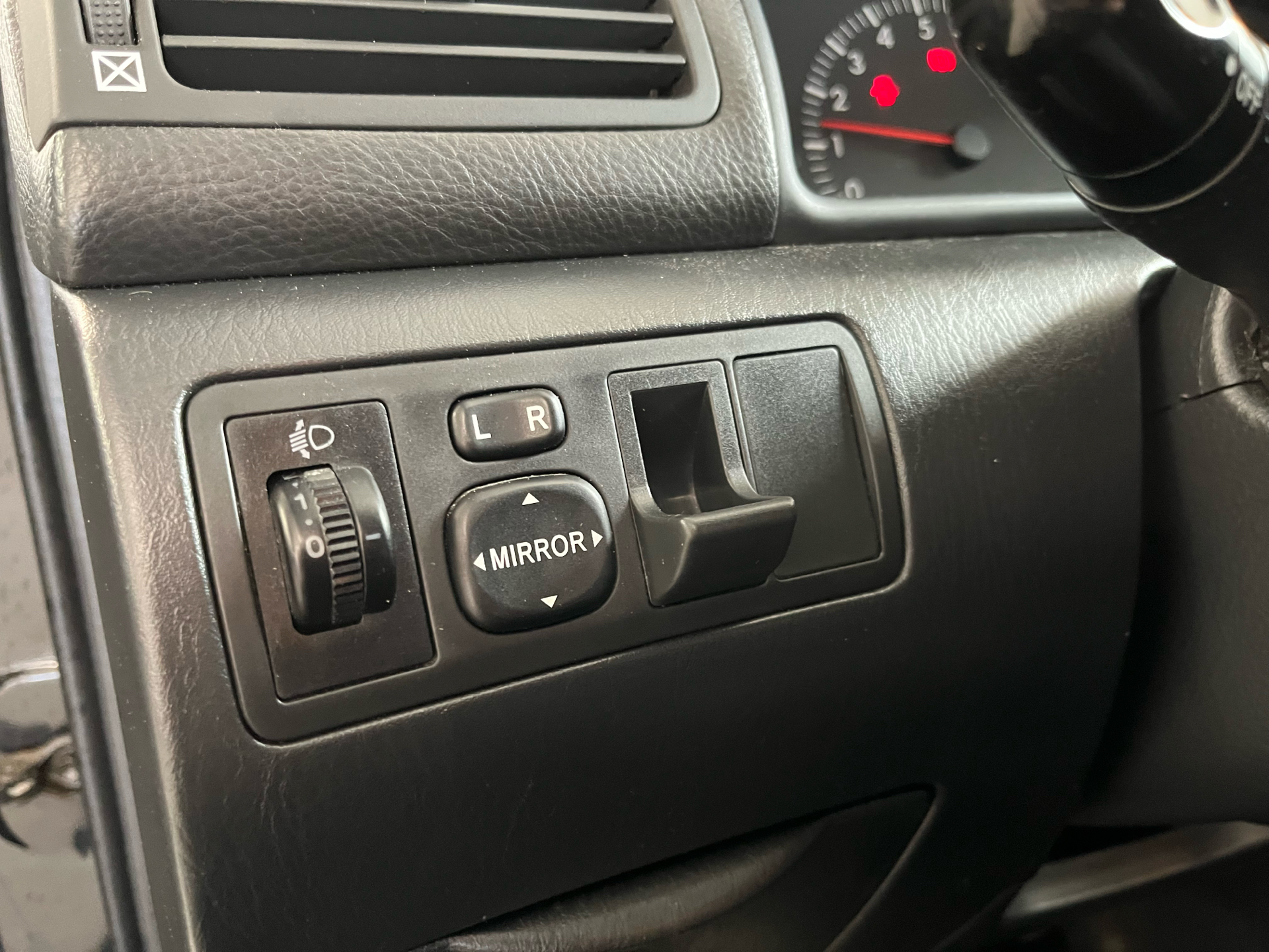 Billede af Toyota Corolla 1,6 Linea Terra 110HK Stc